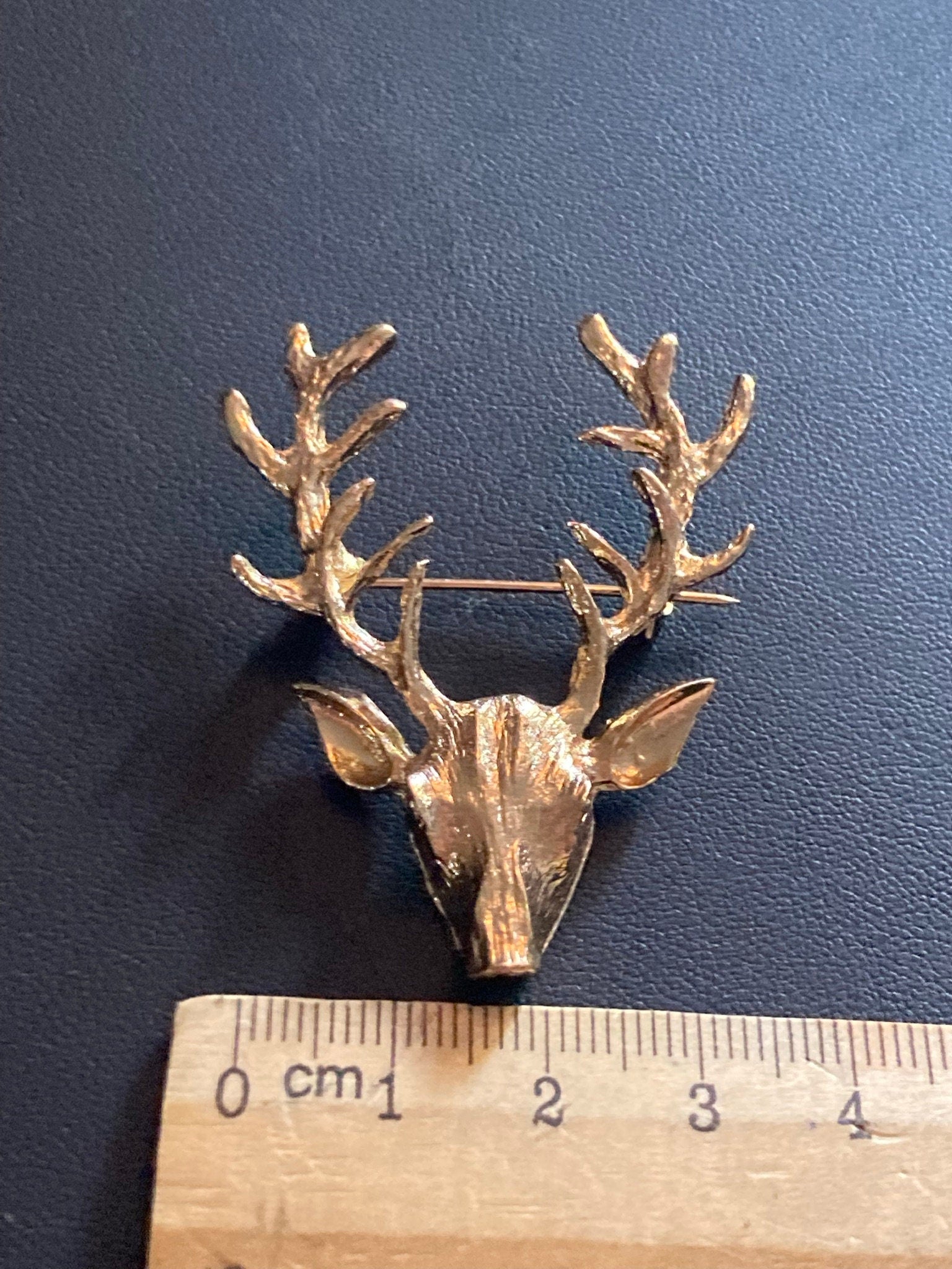 Retro gold Tone stag or reindeer brooch Scottish highlands