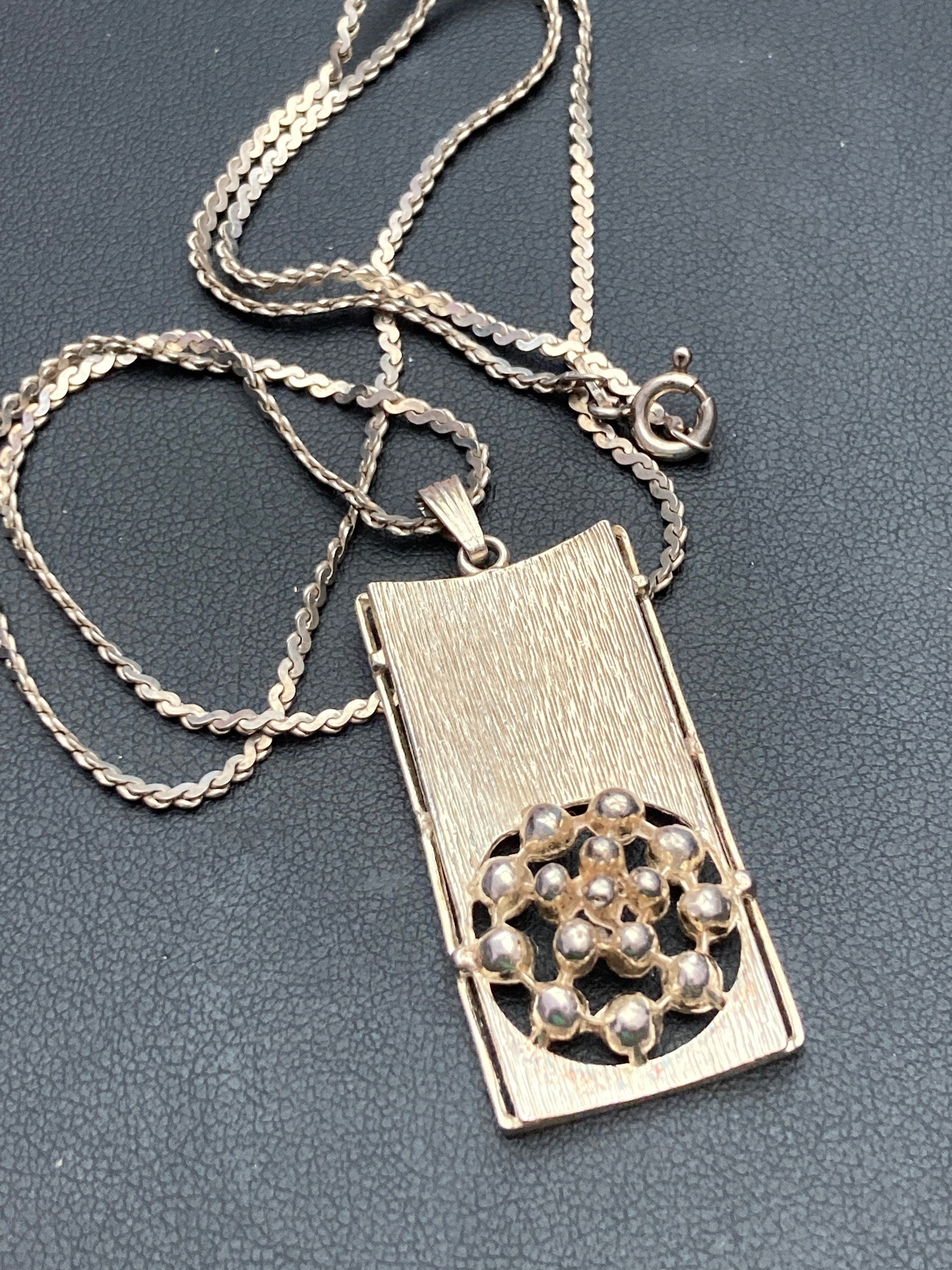 Signed K&L Sterling silver 925 modernist abstract pendant necklace