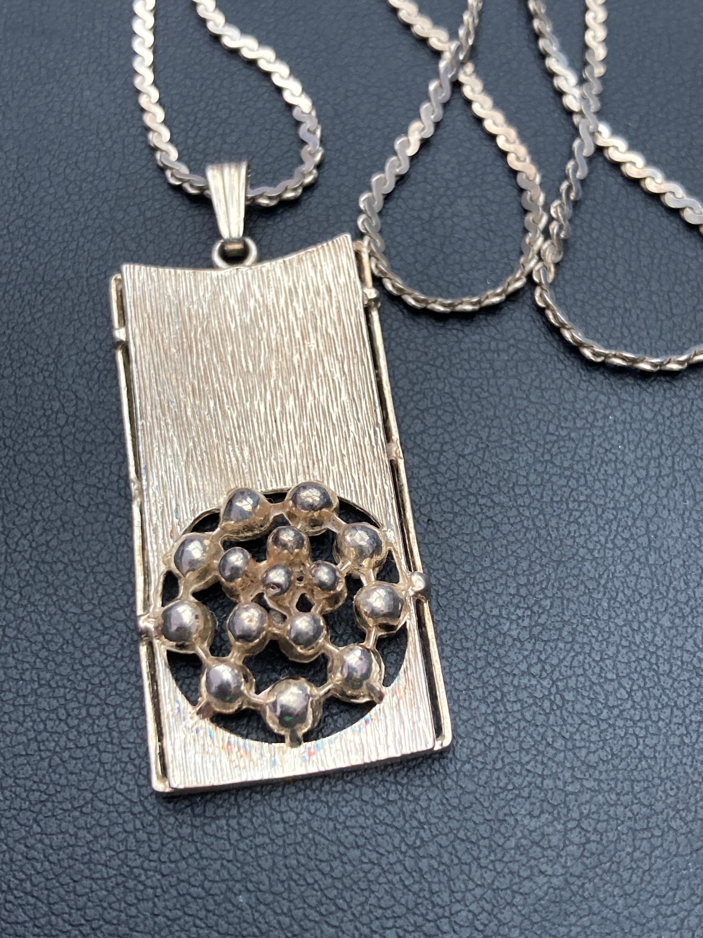 Signed K&L Sterling silver 925 modernist abstract pendant necklace