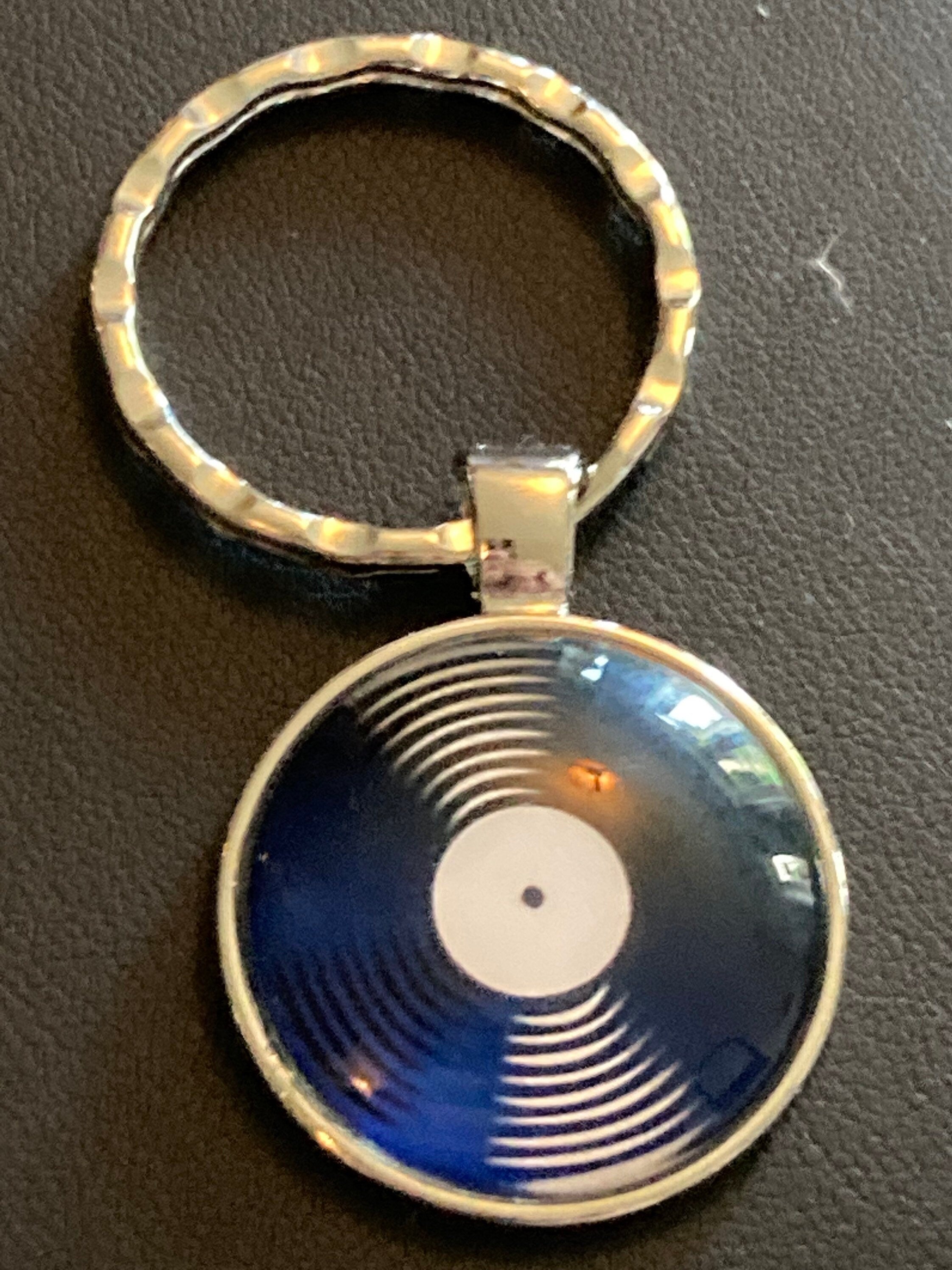 vinyl record keyring LP 45rpm DJ gift 25mm silver glass cabochon 80s