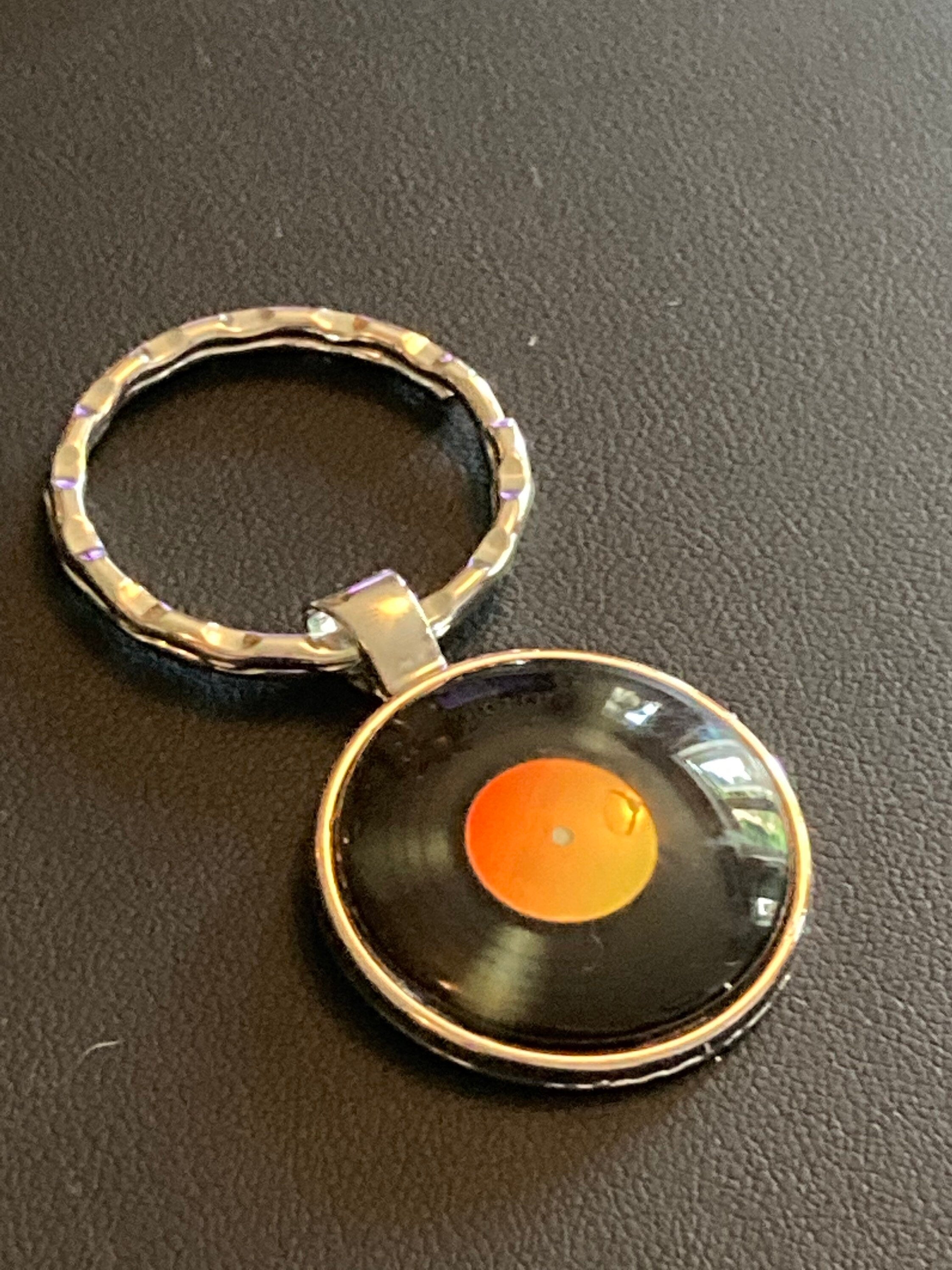 vinyl record keyring LP 45rpm DJ gift 25mm silver glass cabochon 80s