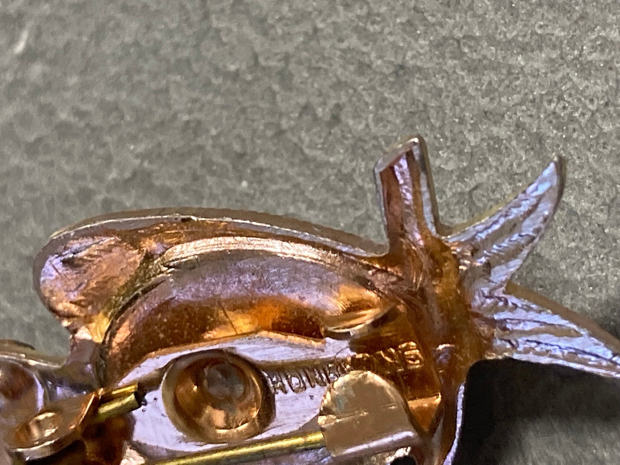 tiny Signed HONG KONG Vintage lightweight metal gold tone OWL jelly belly Brooch