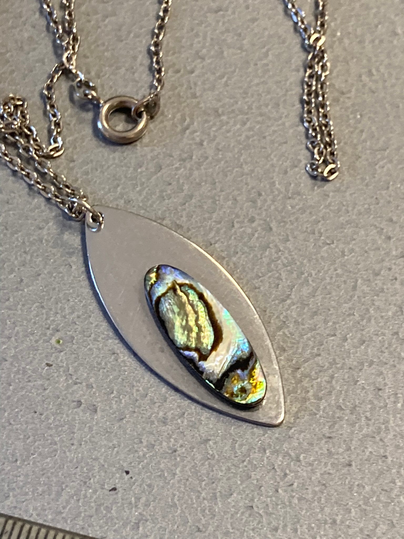 Vintage silver tone stainless Steel necklace central MOP pearl abalone shell cabochon