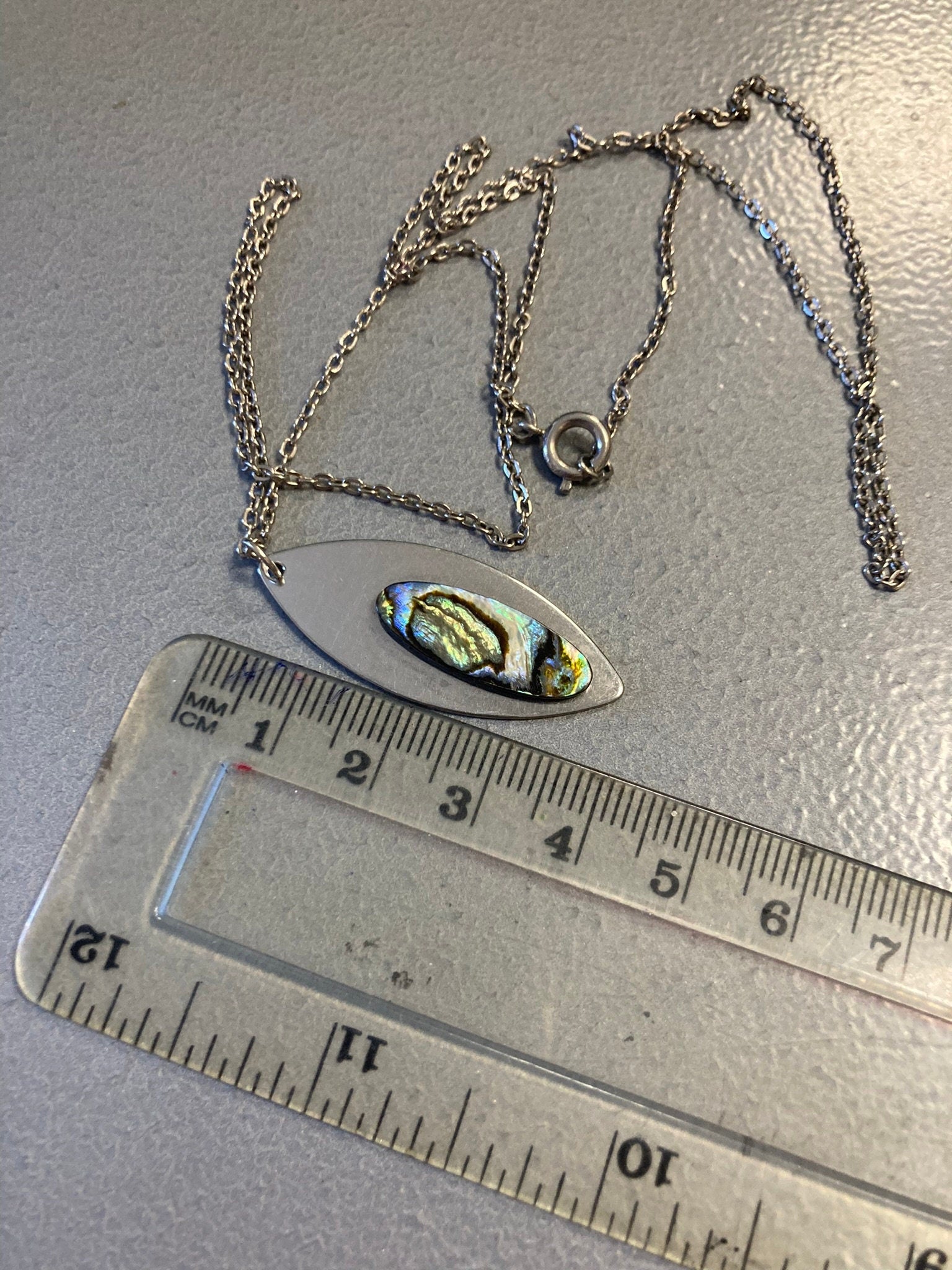 Vintage silver tone stainless Steel necklace central MOP pearl abalone shell cabochon