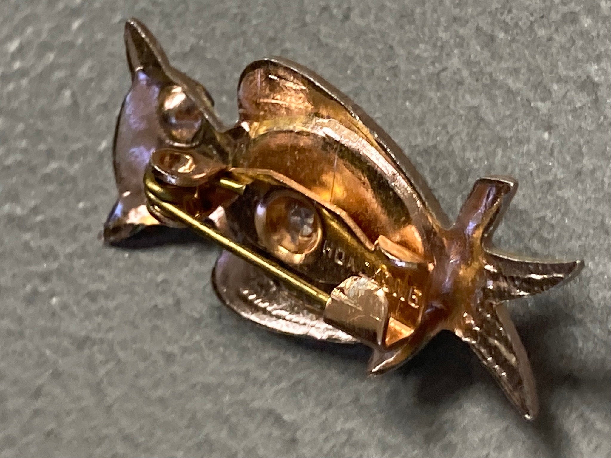 tiny Signed HONG KONG Vintage lightweight metal gold tone OWL jelly belly Brooch
