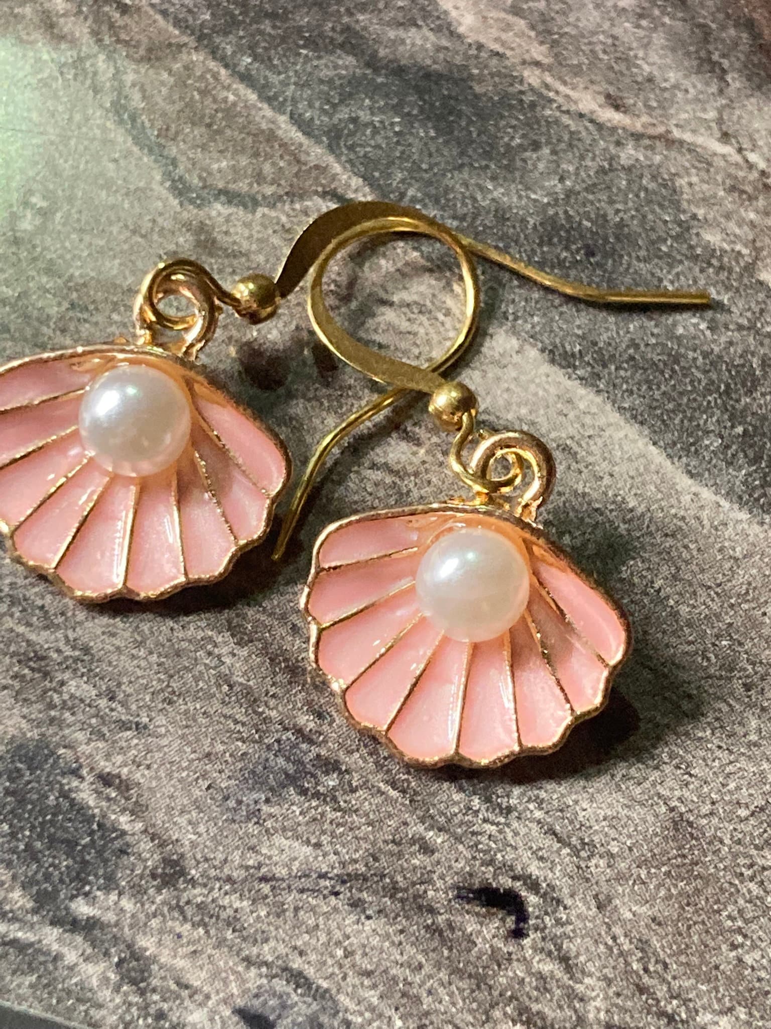 pink enamel oyster shell pearl gold tone small drop earrings