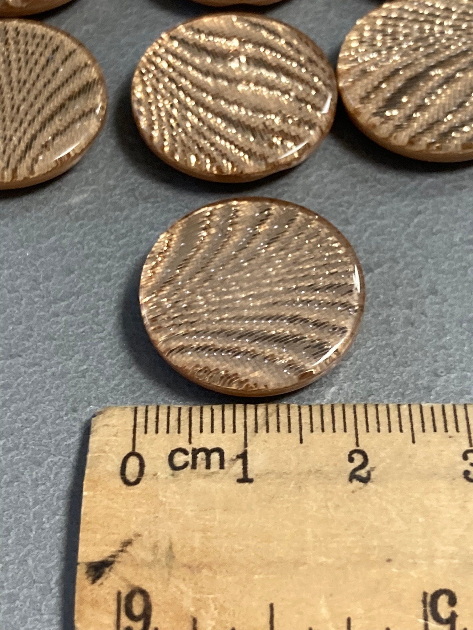 Set of 10 x 22mm plastic GOLD textured buttons glitter