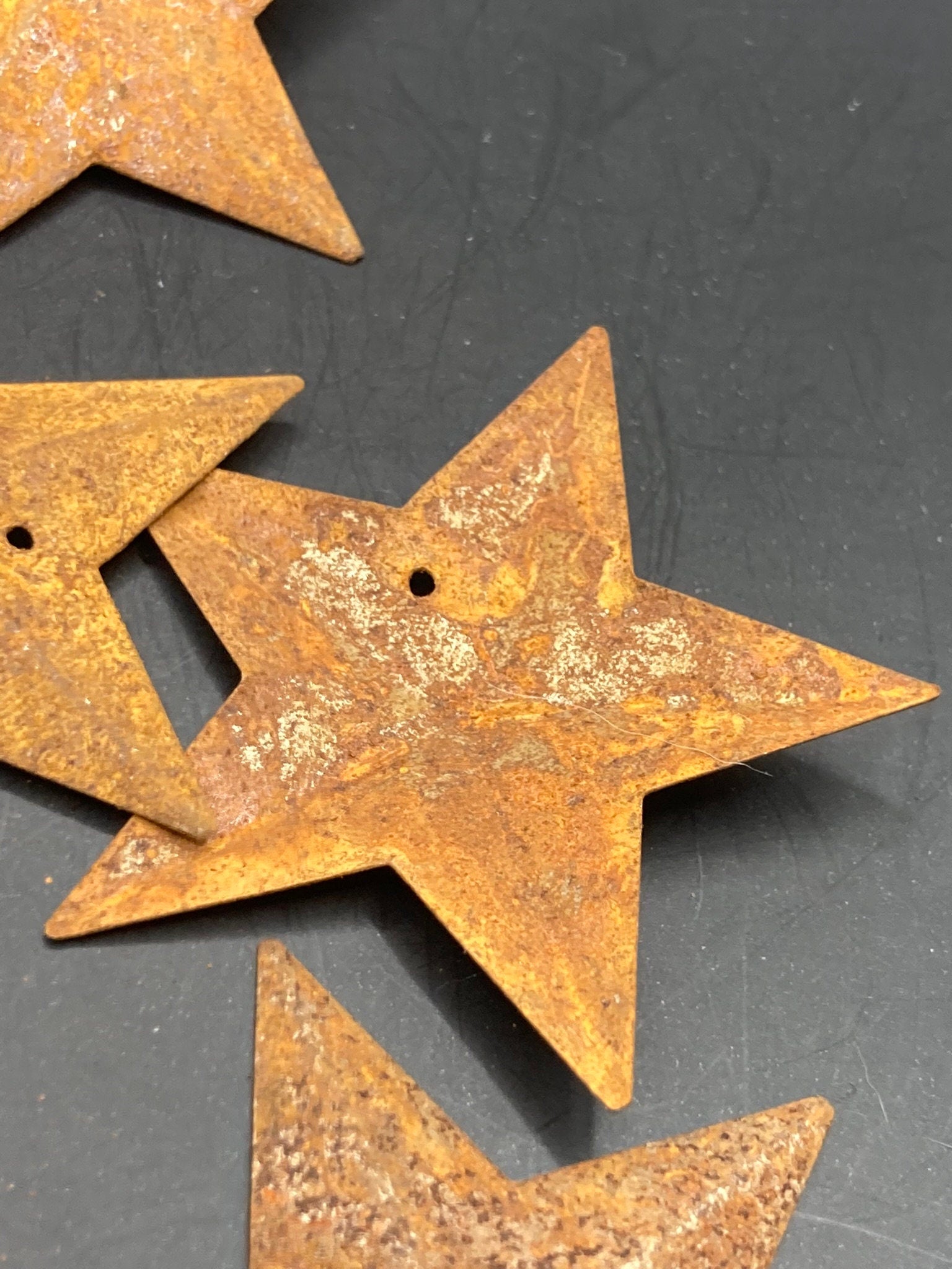 Set of 10 pieces x 4.5cm rusty metal rustic embossed pressed metal STARS craft