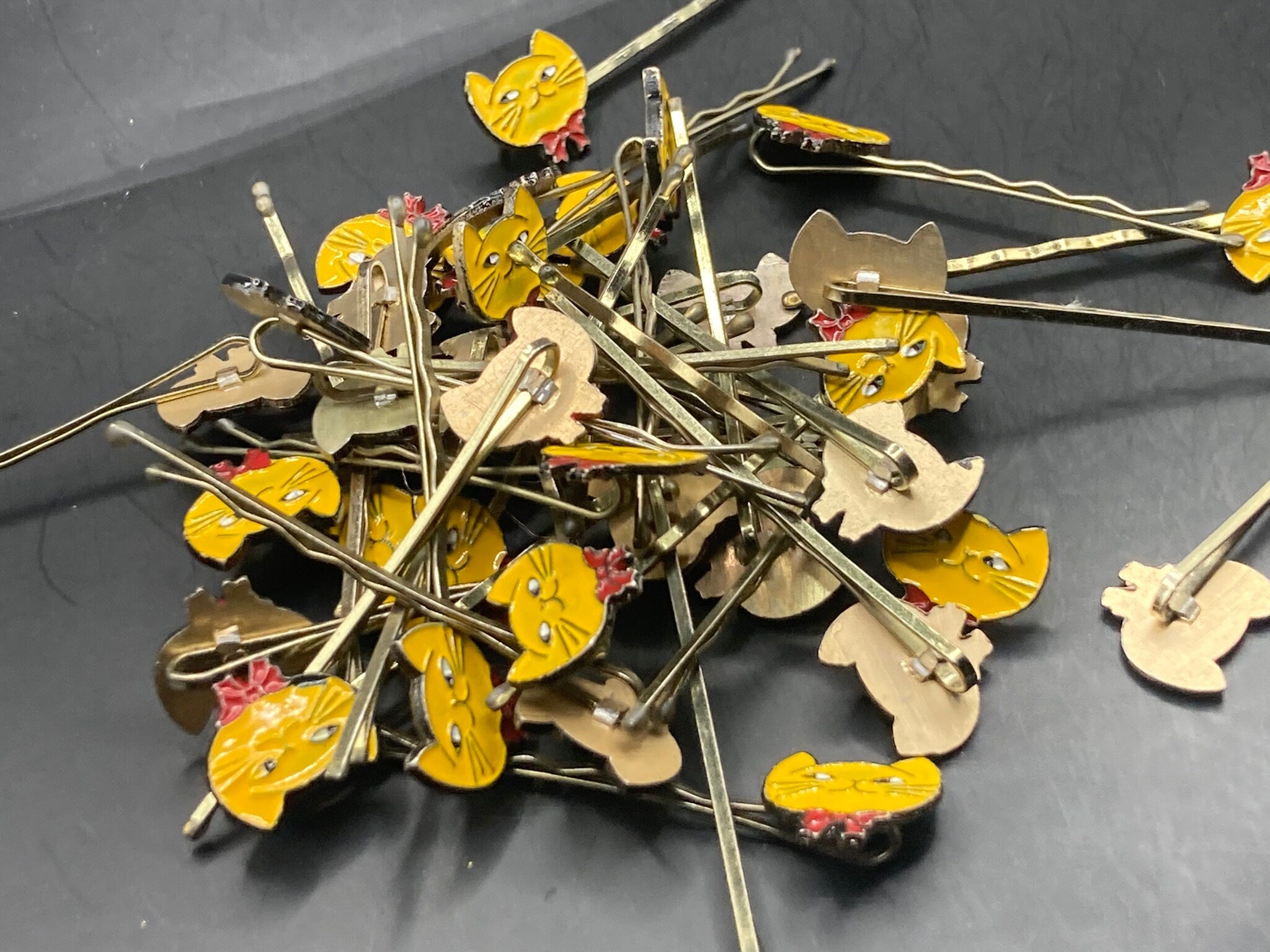 Pair yellow enamel cat girls hair slides
