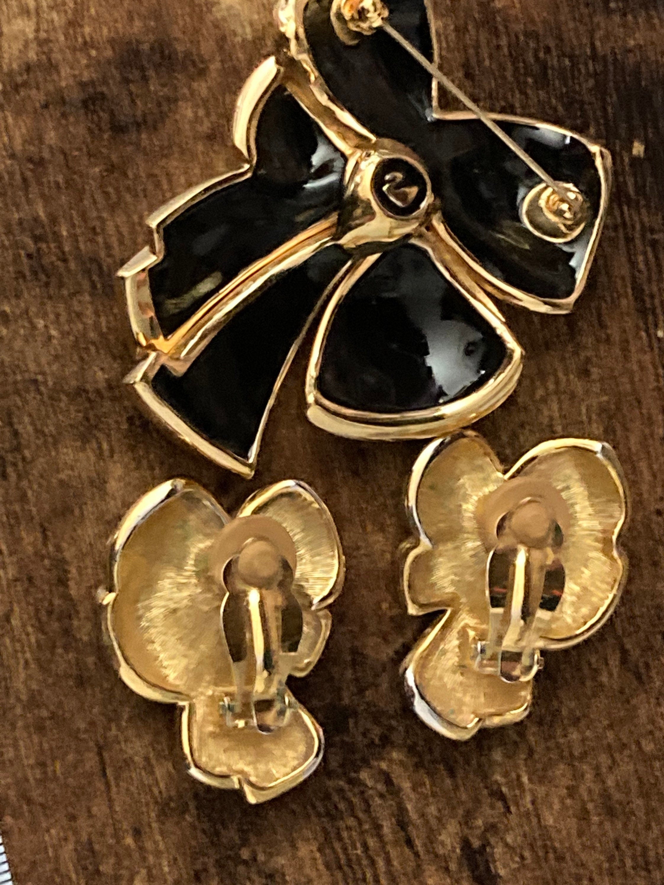 Swarovski crystal black & clear diamanté bow clip on earrings and brooch, signed jewellery set