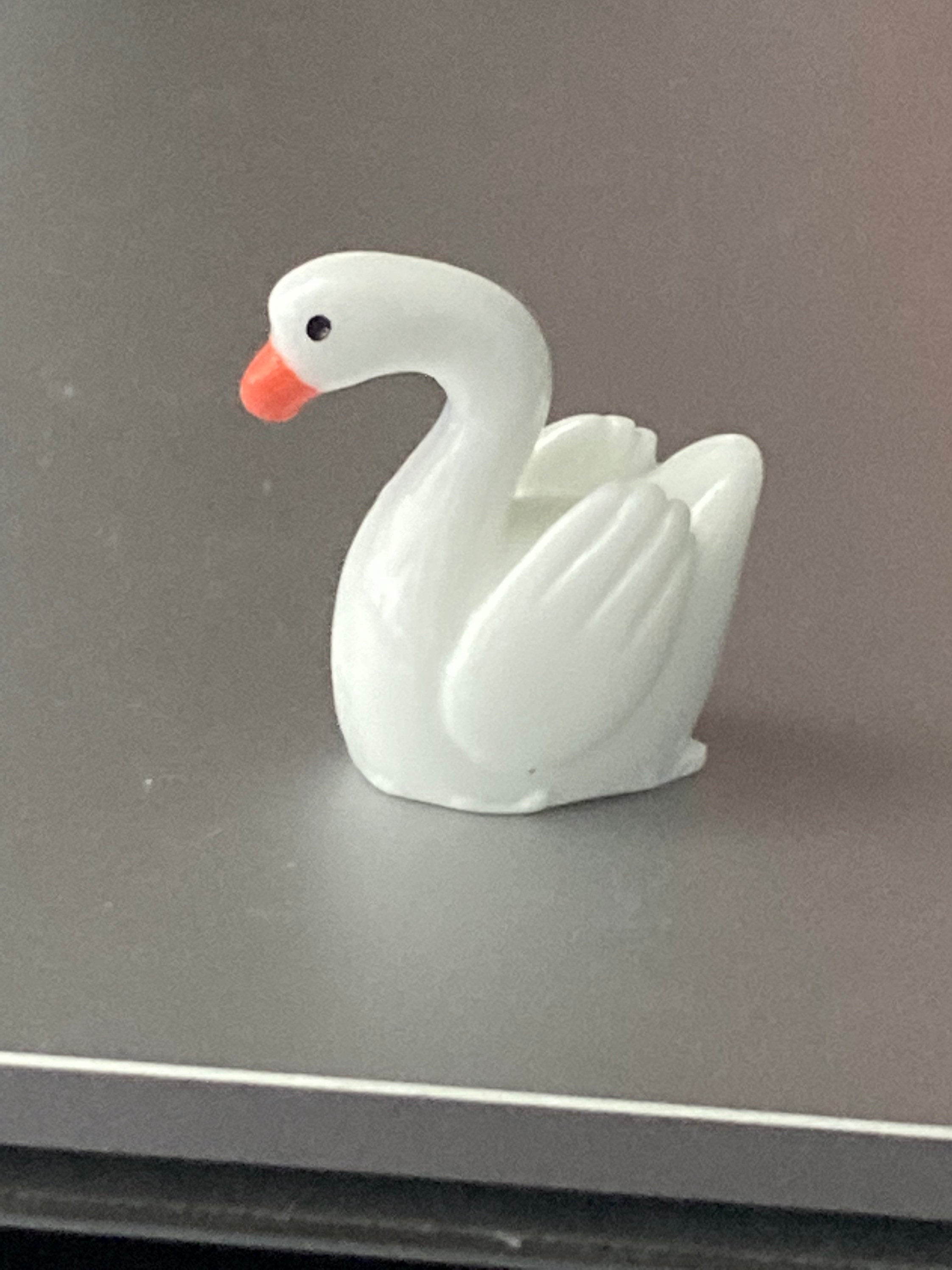 Miniature pair of white swans plastic cake toppers decorations figures