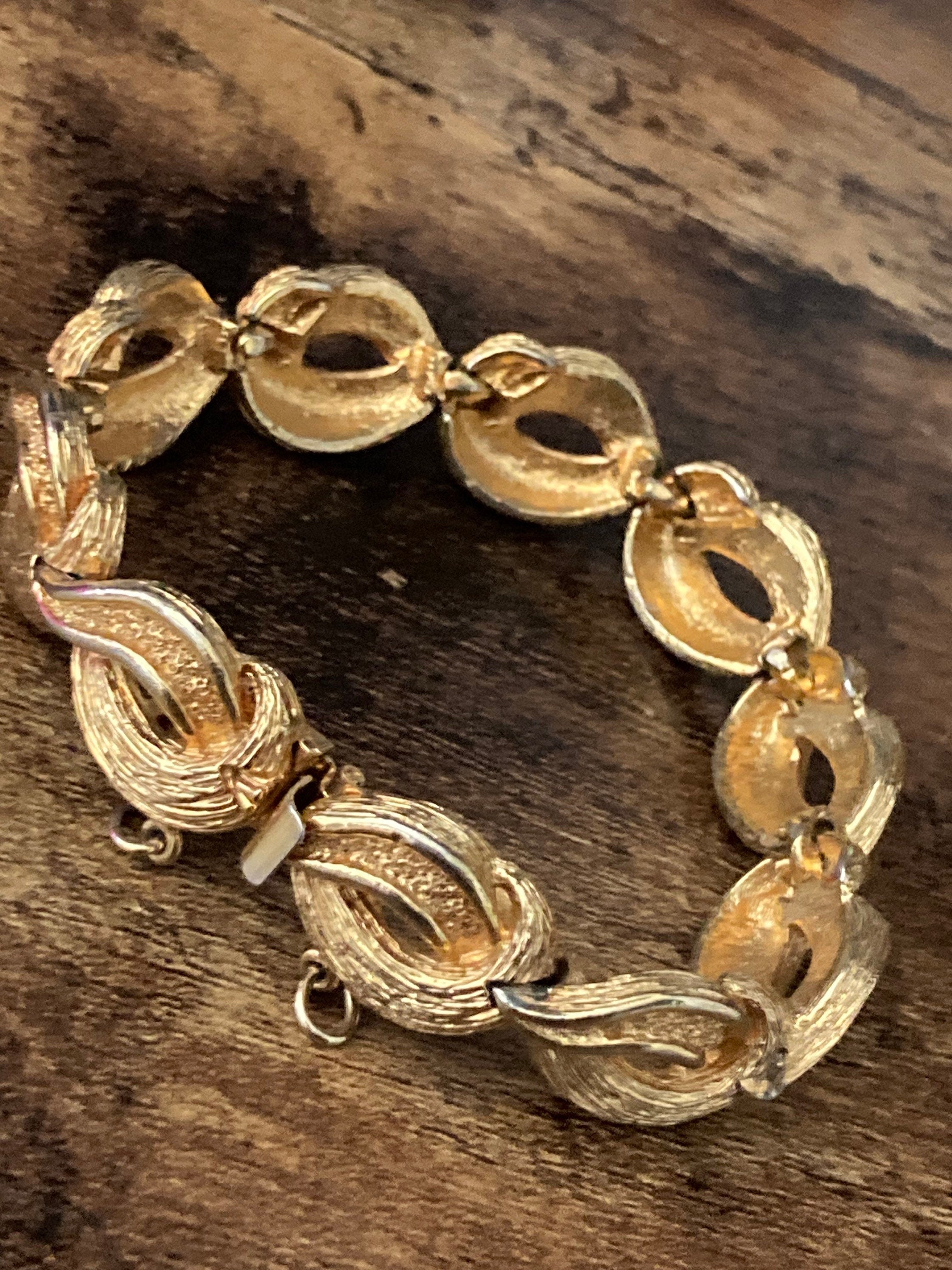 Reserved chain link bracelet 1970s modernist period gold tone mid century