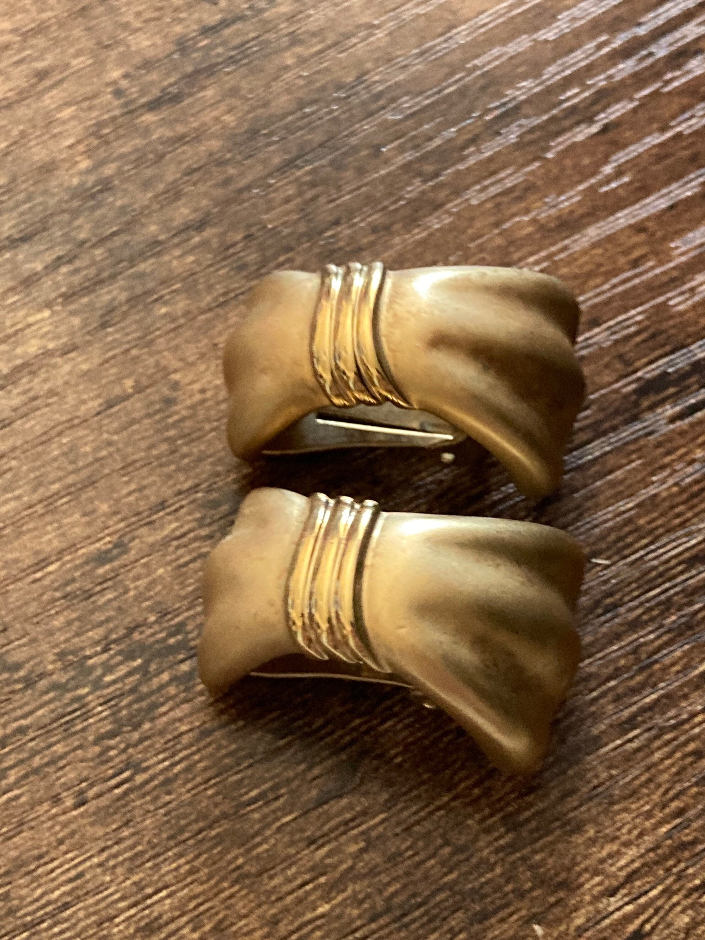 Signed AGATHA PARIS oversized BOW clip on earrings