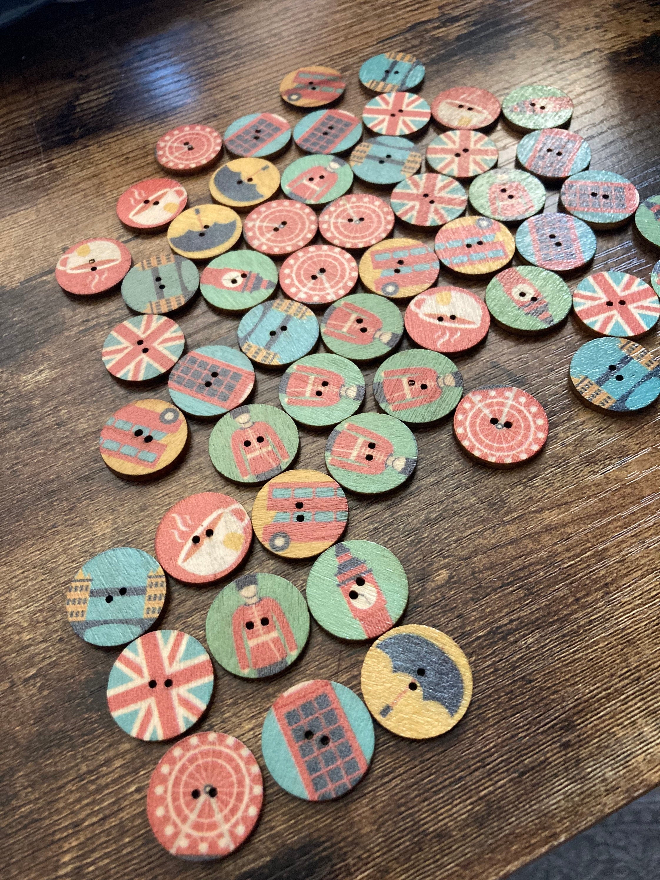 Pack of 50, 20mm round wooden buttons London landmarks Union Jack