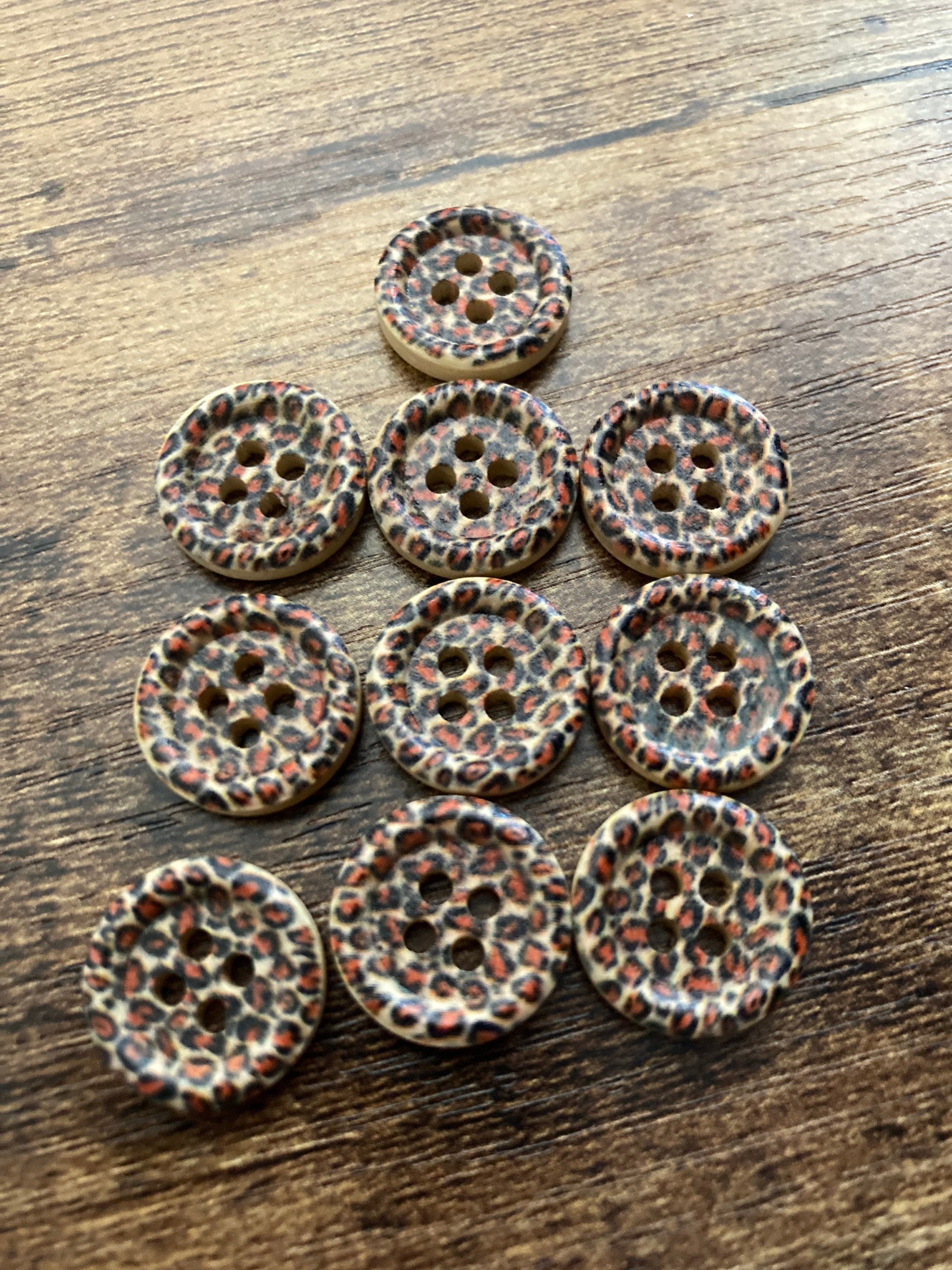 Leopard print buttons Set of 20 pieces x 15mm round small wooden buttons