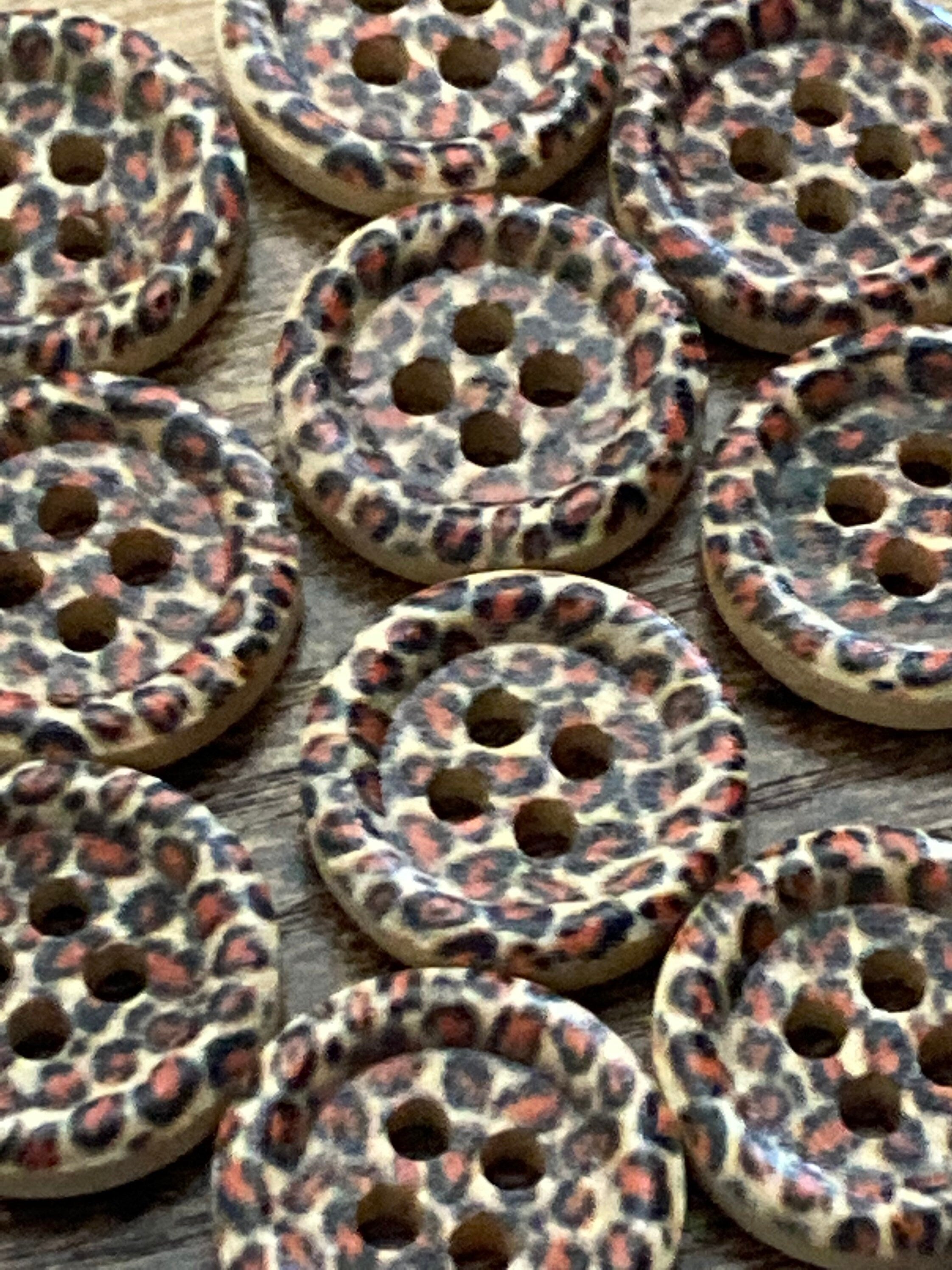 Leopard print buttons Set of 20 pieces x 15mm round small wooden buttons