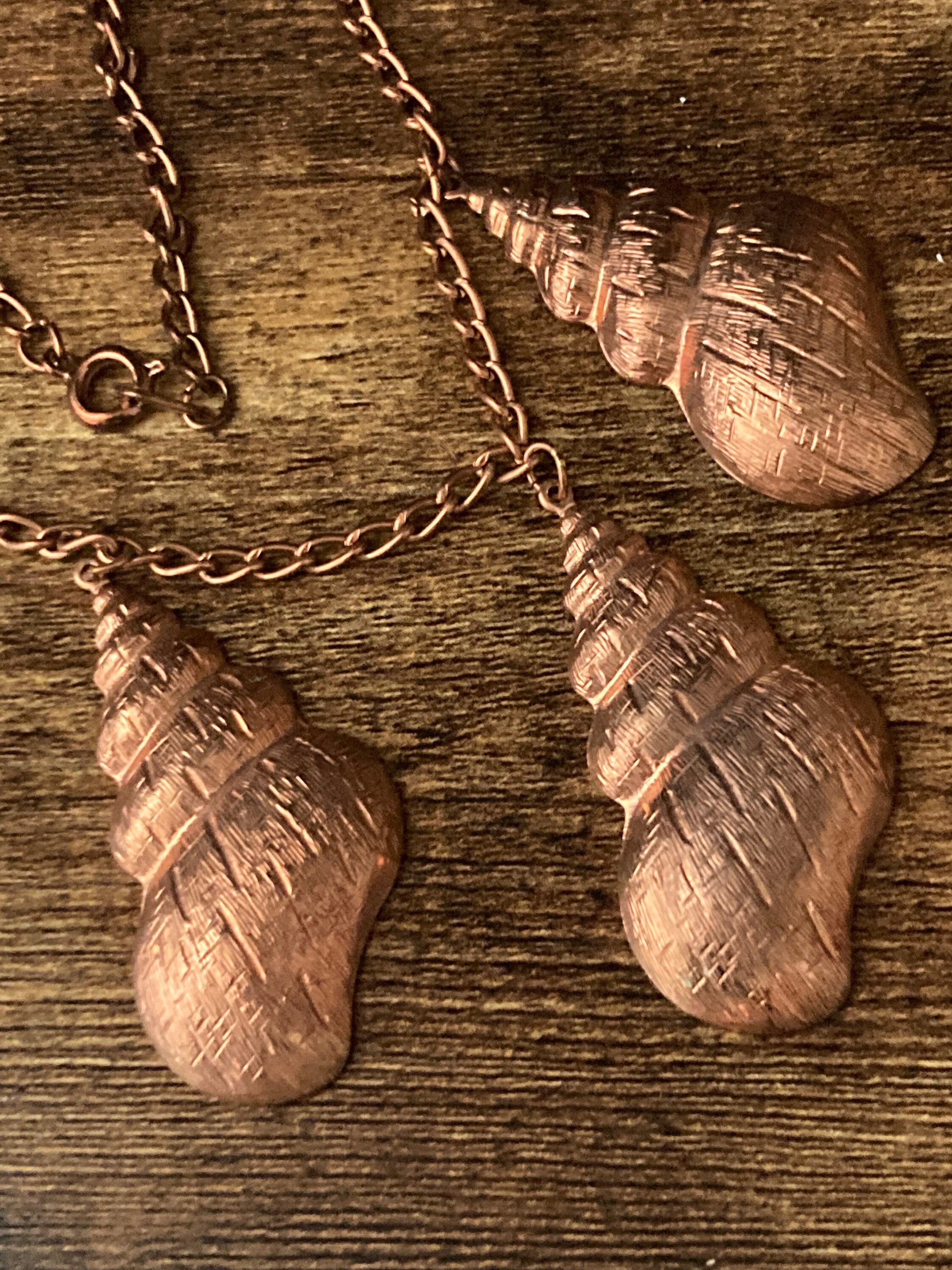 vintage copper tone metal sea shell necklace 42cm