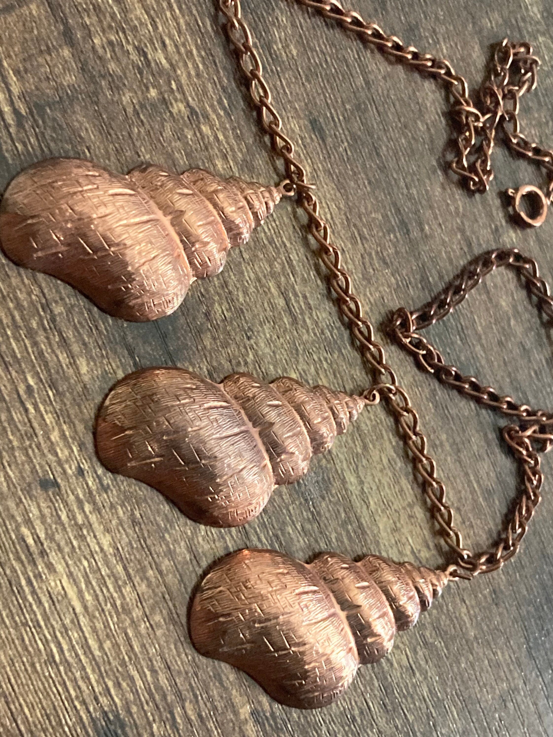 vintage copper tone metal sea shell necklace 42cm