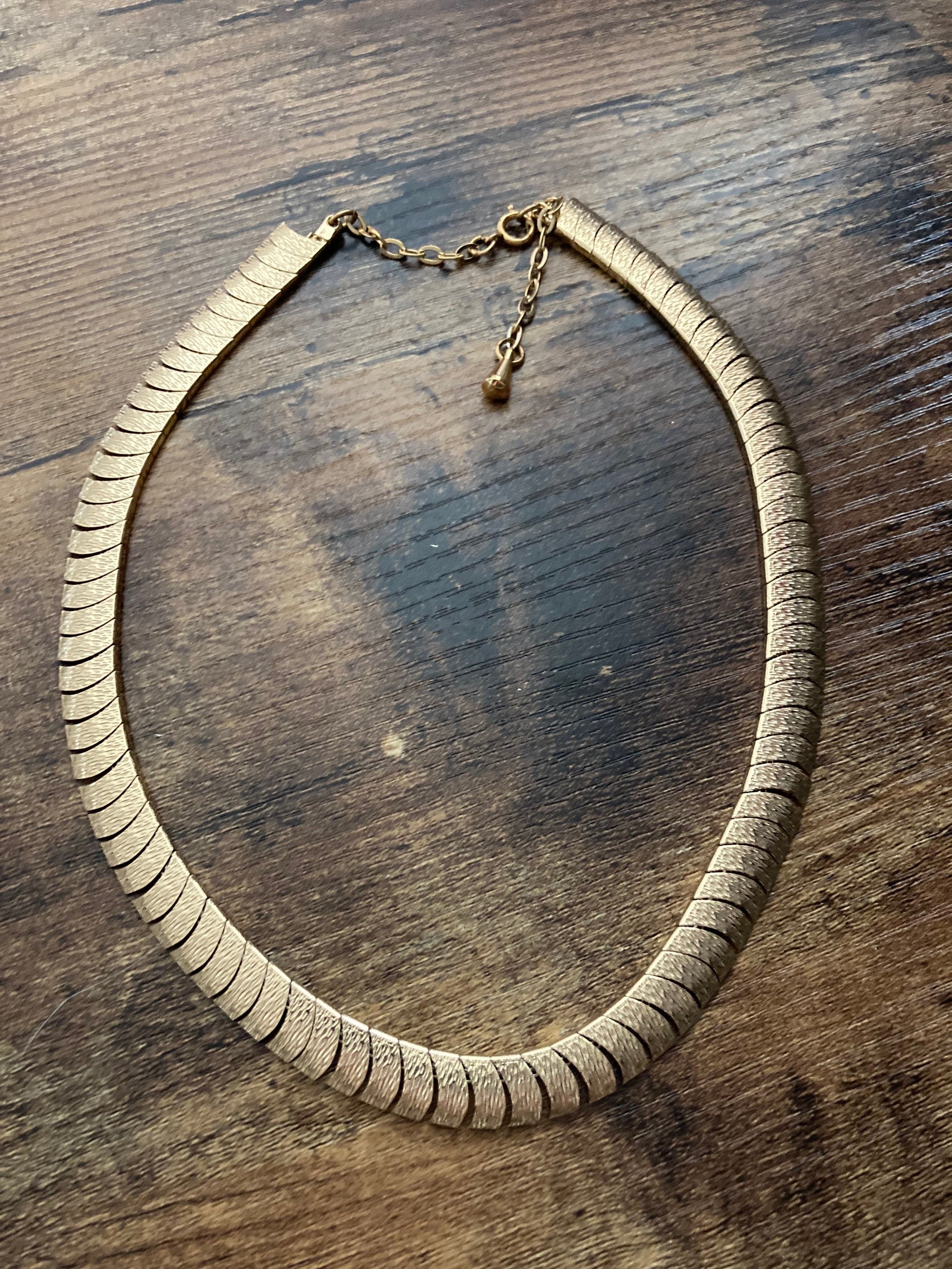 Vintage Retro Egyptian Revival Cleopatra Necklace Wide Link Runway Statement Choker gold tone necklace 1960s 1970s adj to 44 cm