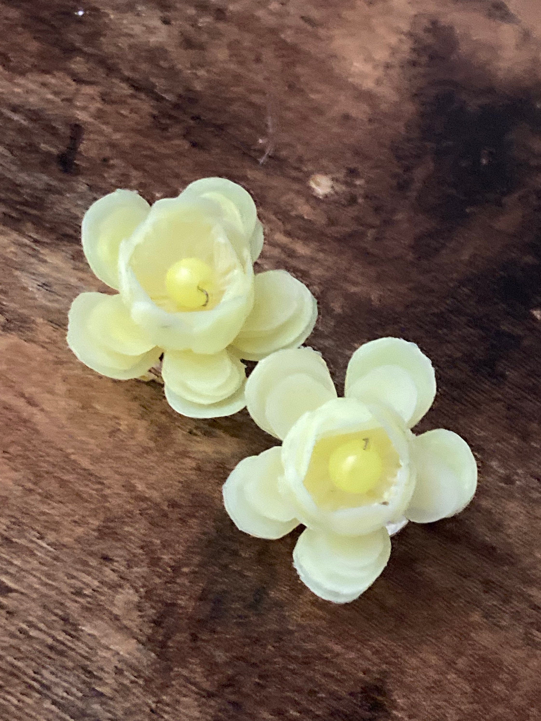 Signed Vintage primrose yellow floral flower soft rubber plastic Clip On Earrings HONG KONG