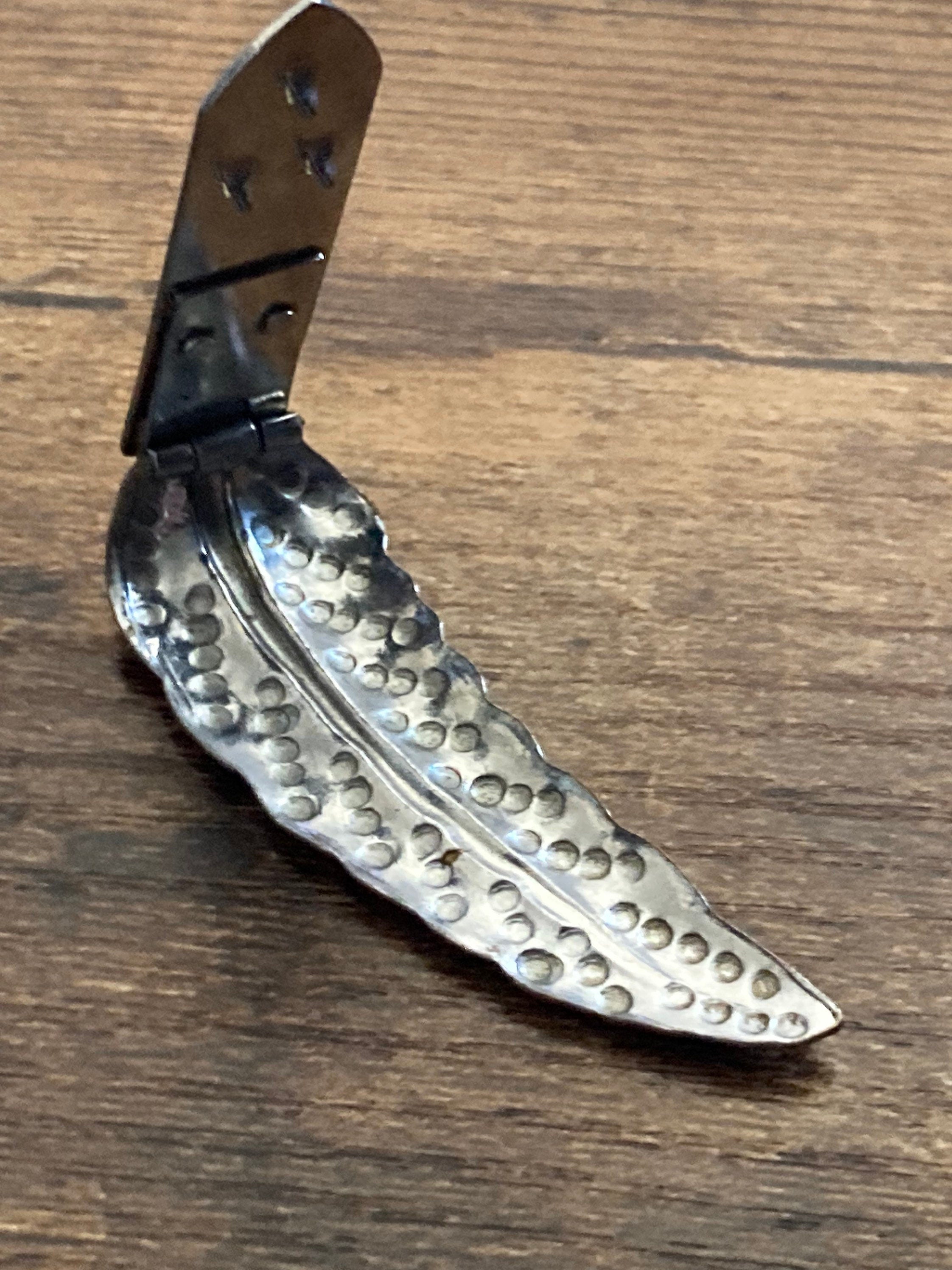 1 x Art Deco Chrome Clear glass marcasite rhinestone Dress Clip