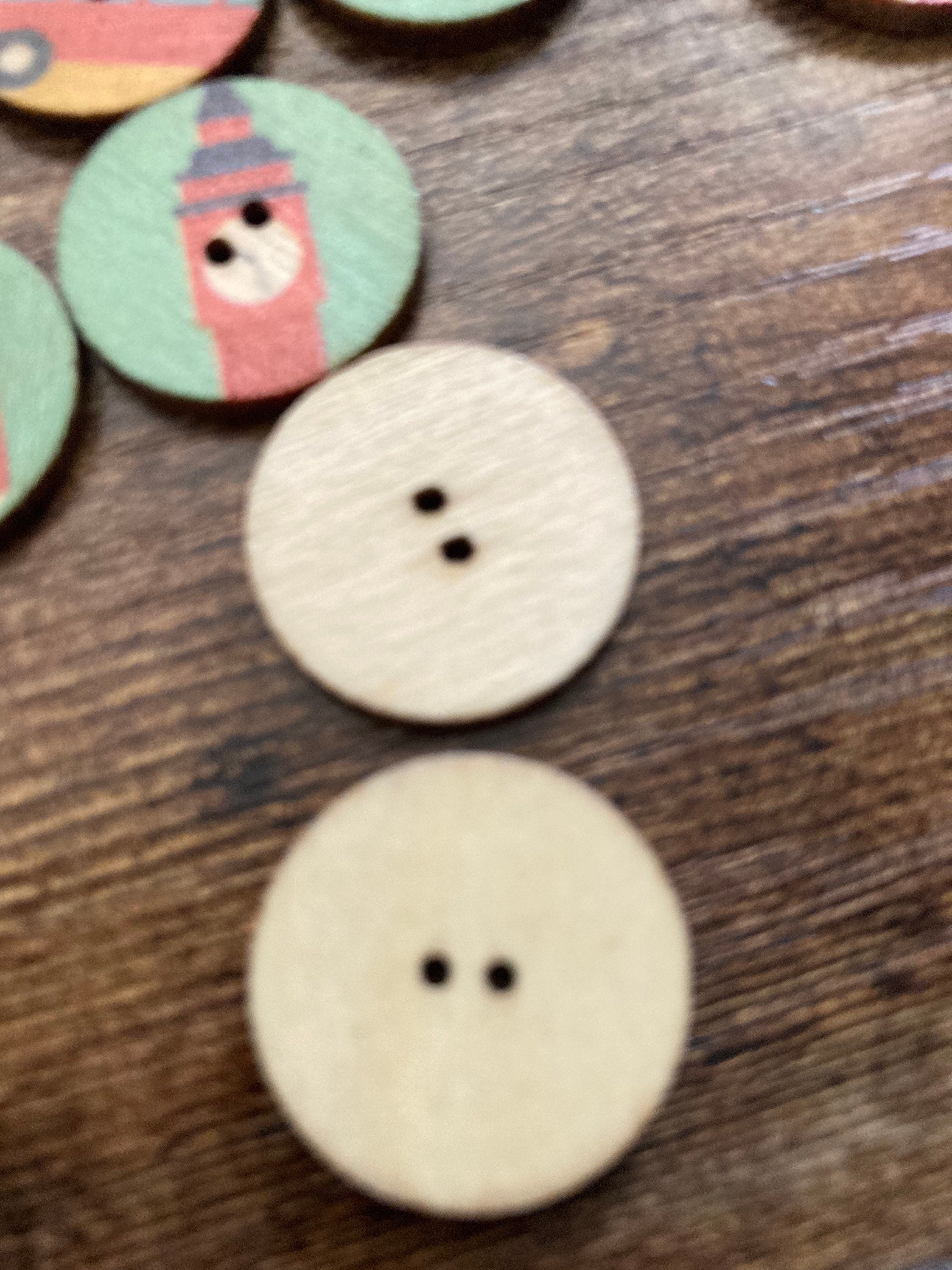 Pack of 50, 20mm round wooden buttons London landmarks Union Jack
