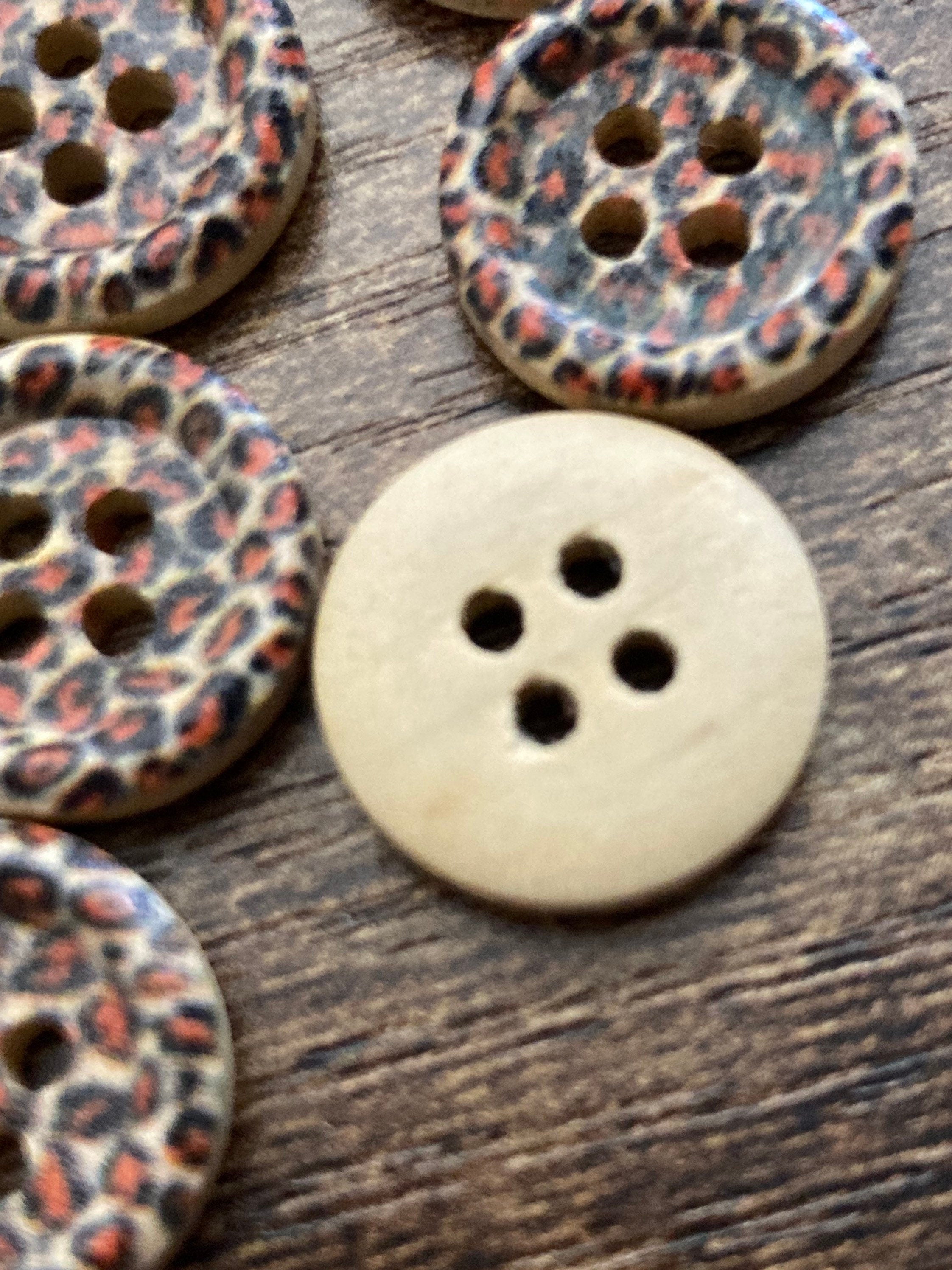 Leopard print buttons Set of 20 pieces x 15mm round small wooden buttons