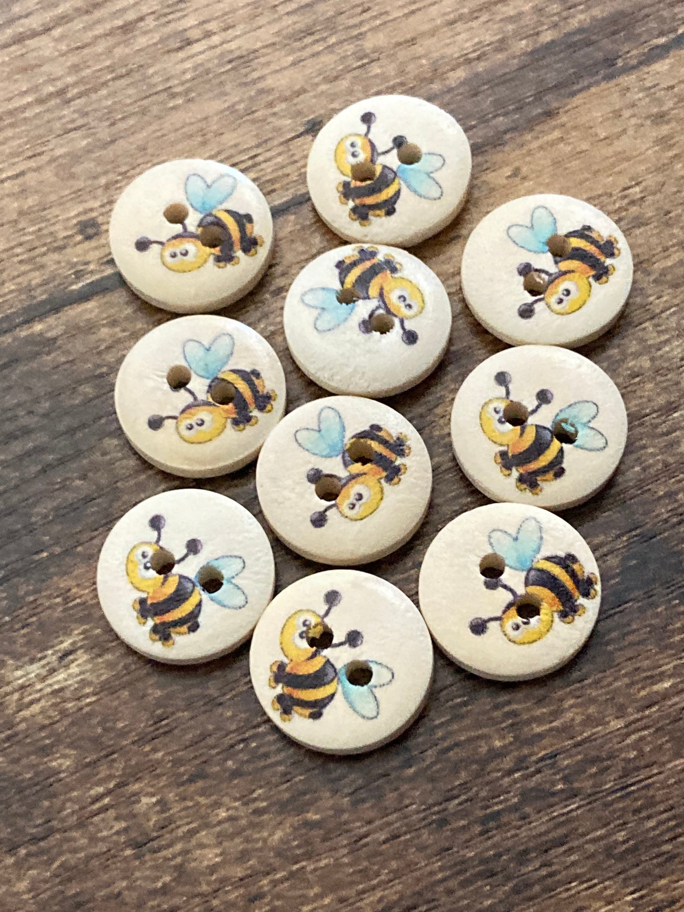 10 x 15mm round bumble bee wooden buttons