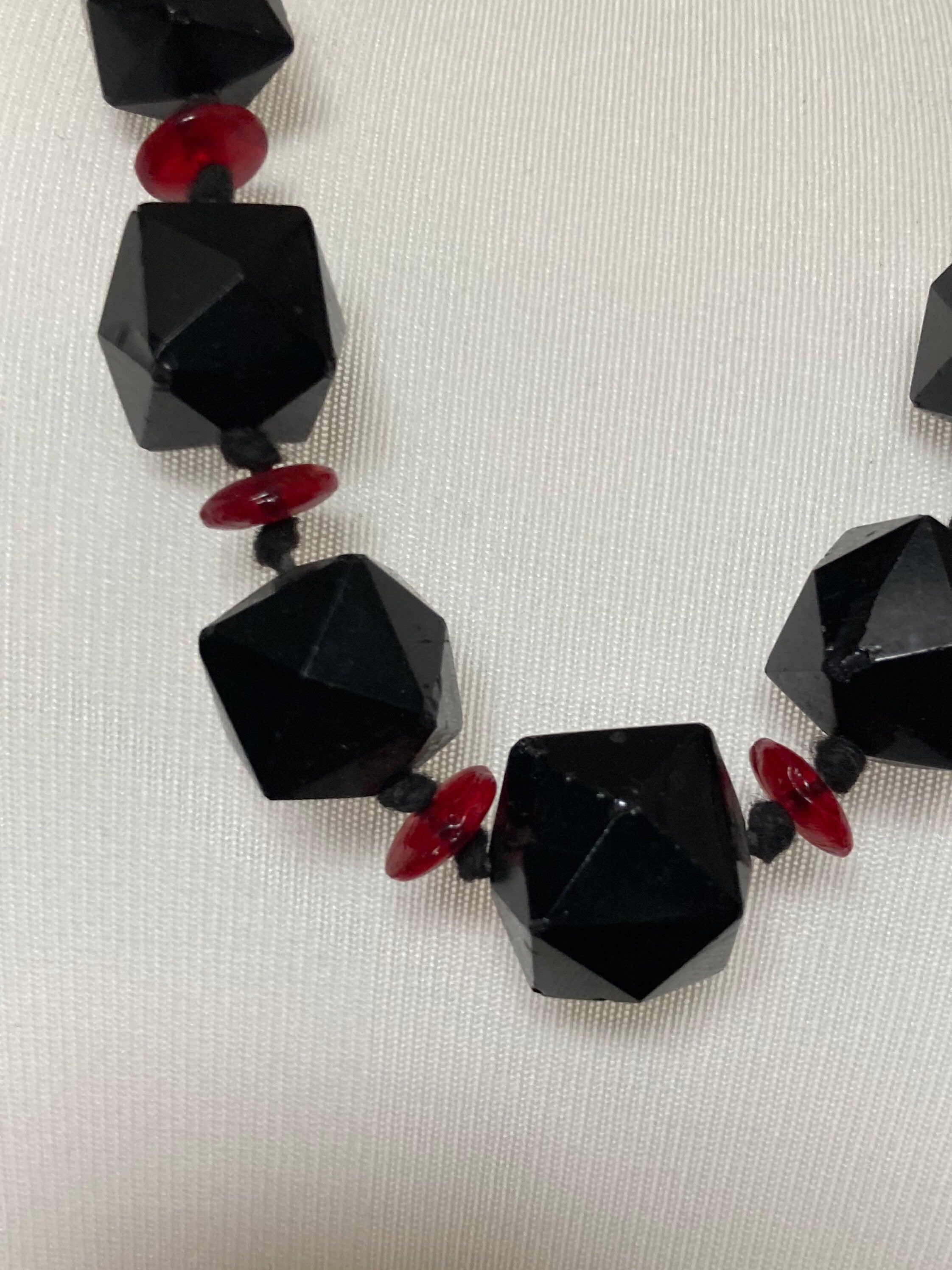 Vintage black and red faceted cut glass french jet beaded necklace art deco