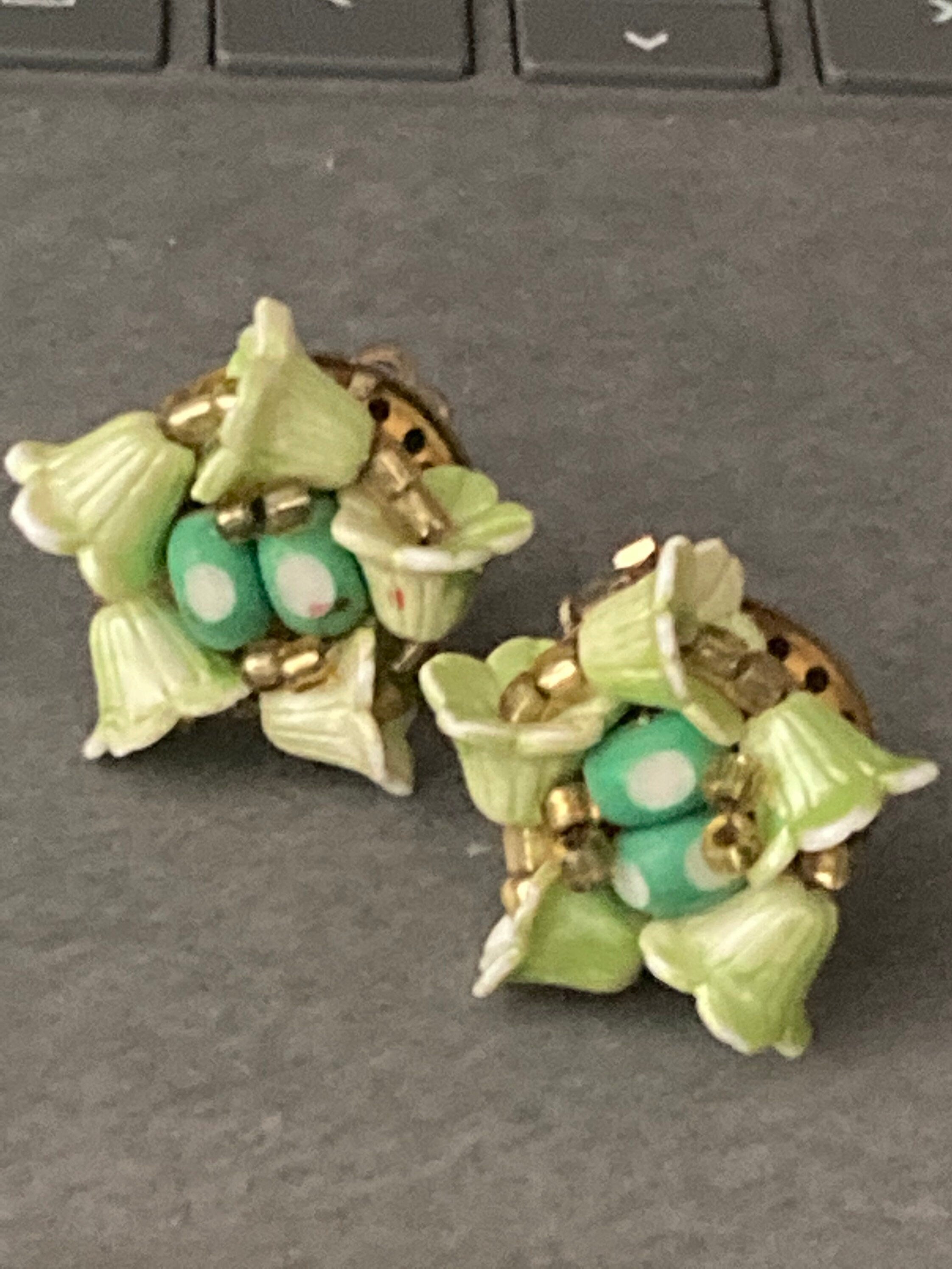 Signed JAPAN Vintage pastel green floral plastic beaded Cluster flower Clip On Earrings