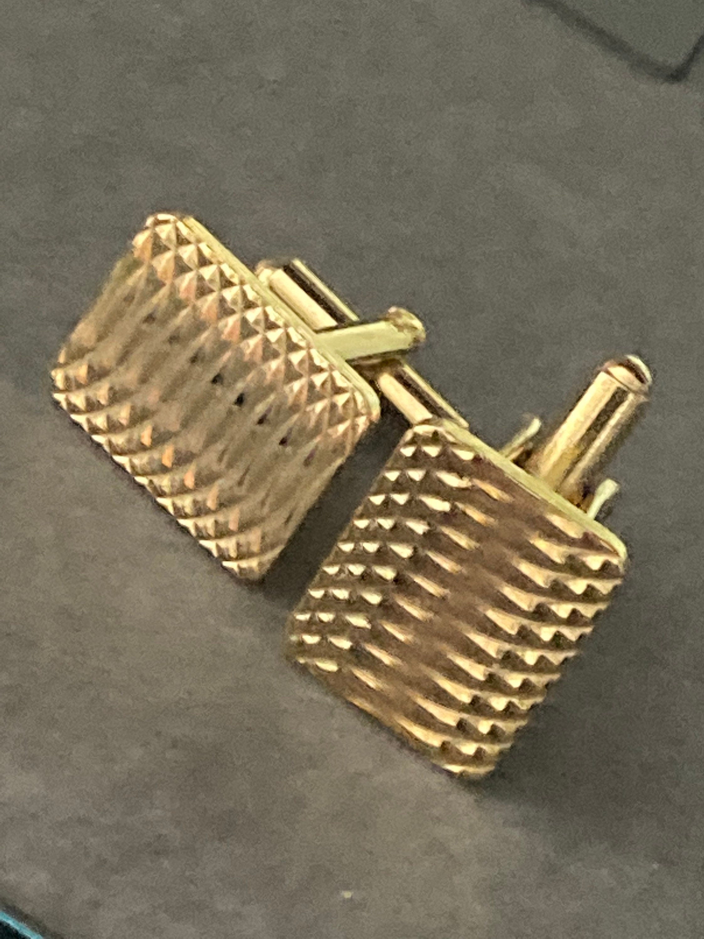 modernist men’s gold tone textured plain cufflinks vintage