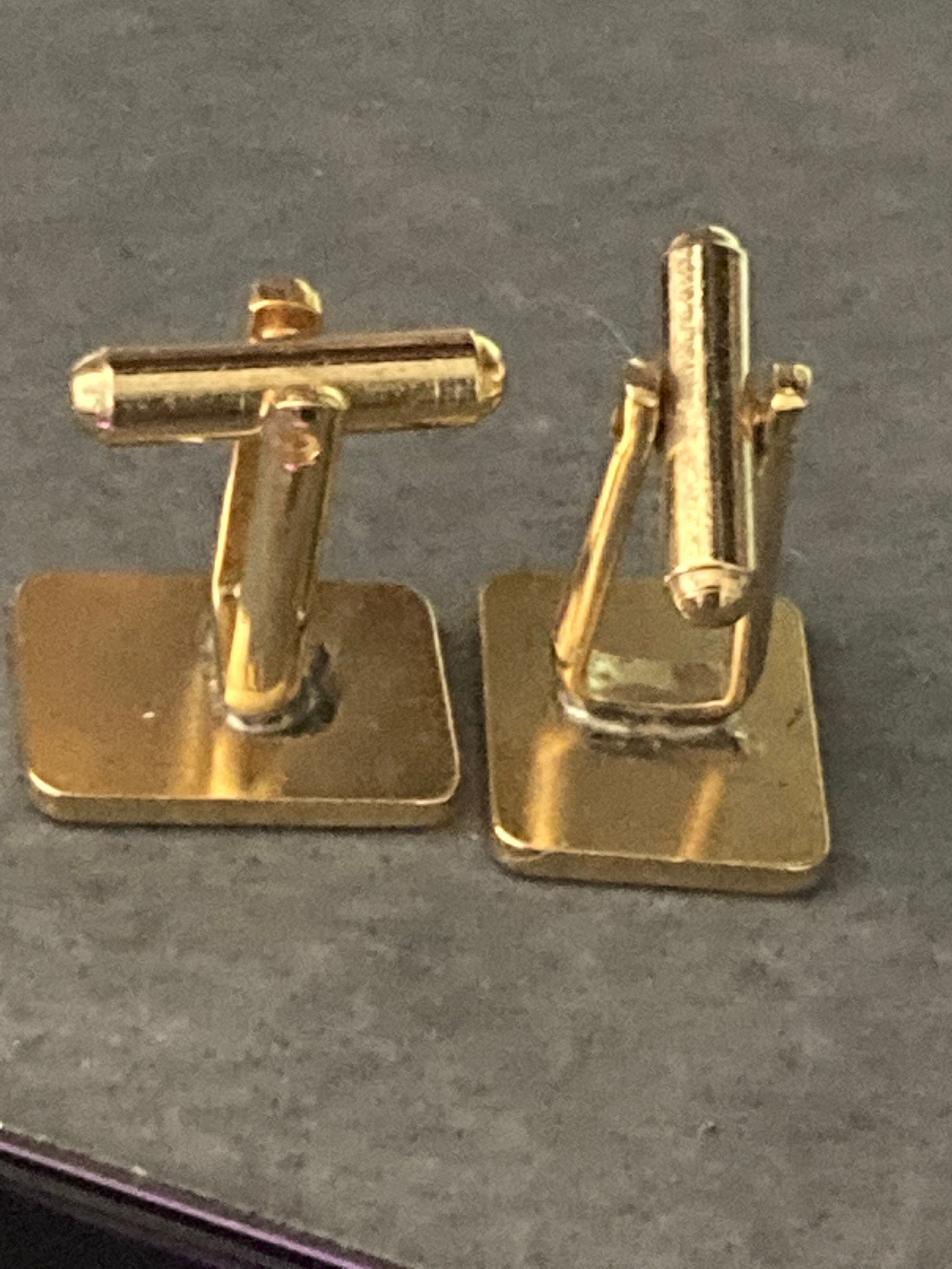 modernist men’s gold tone textured plain cufflinks vintage