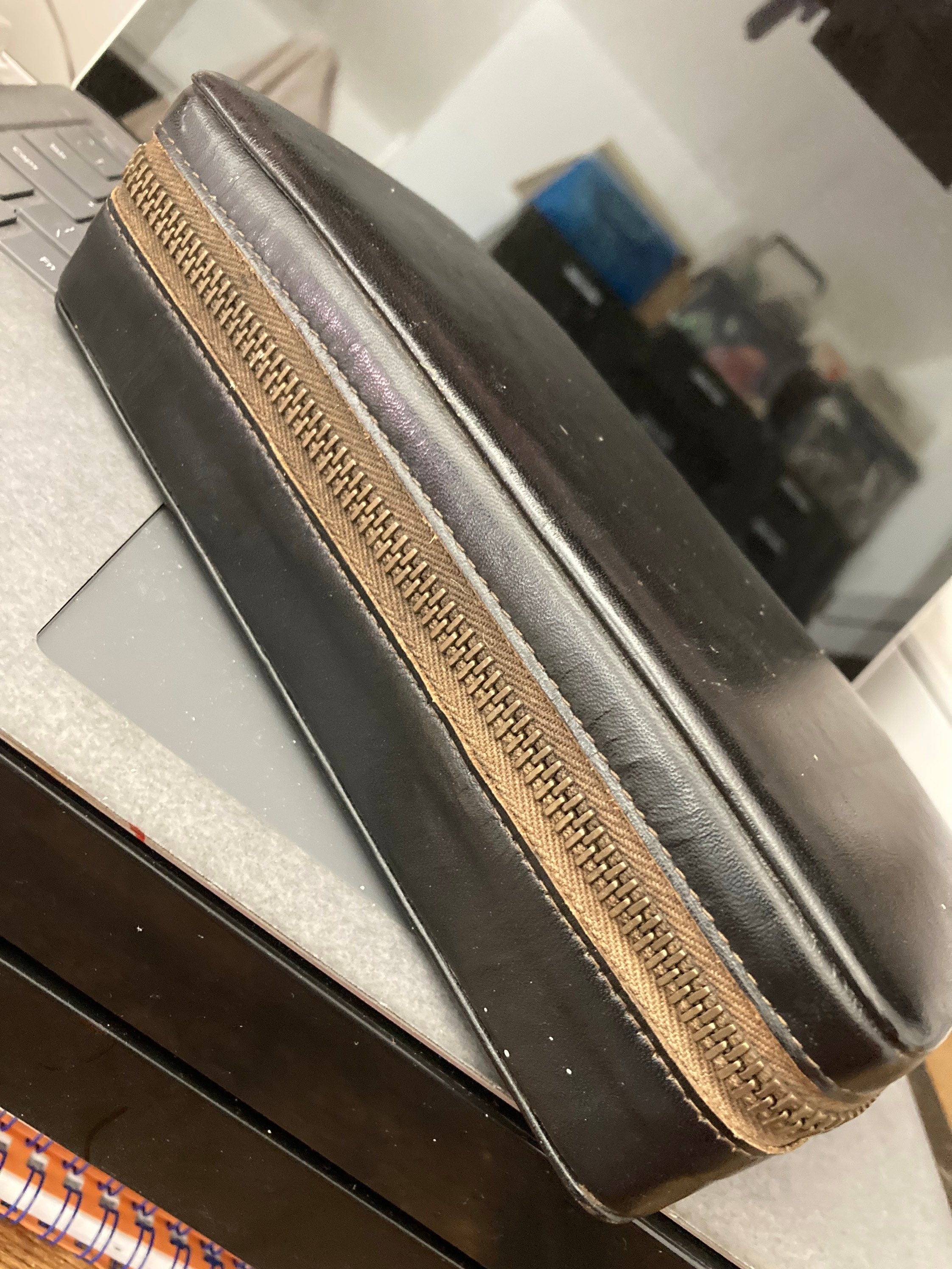 Vintage Mens black leather grooming kit set with razor