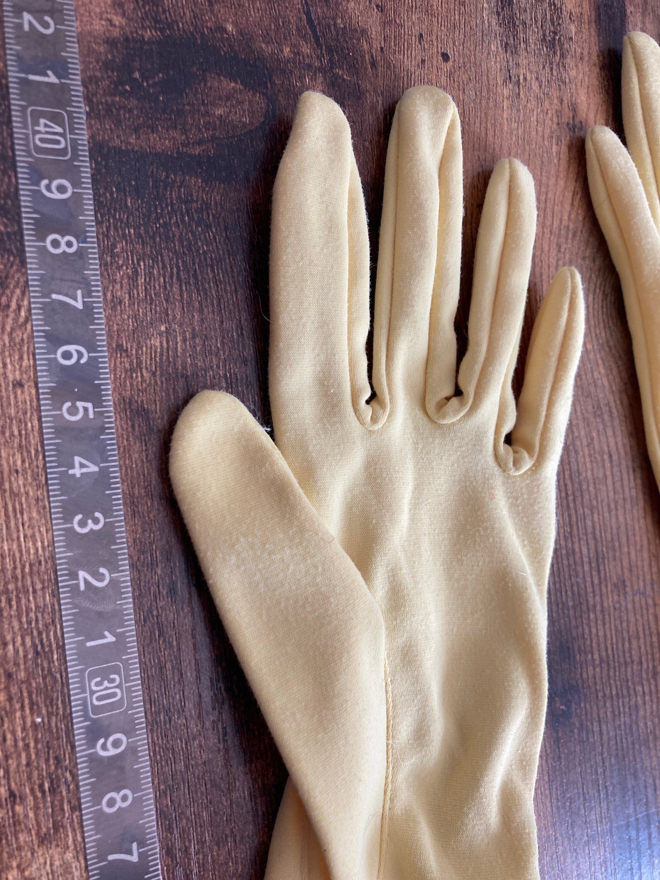 Primrose Yellow size 7 medium vintage day gloves formal