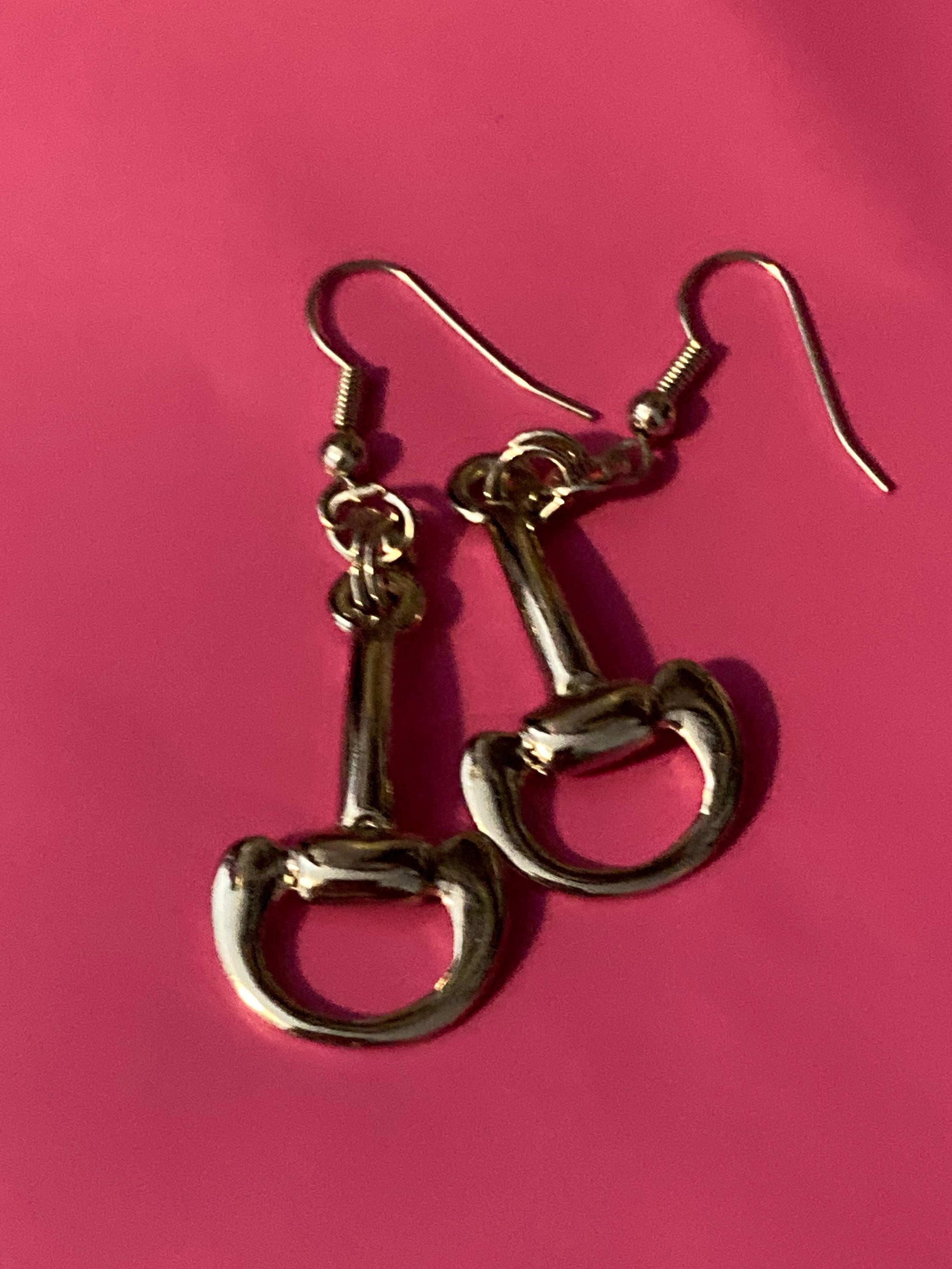 Pair of Retro silver tone equestrian snaffle bit link designer dangly stirrup earrings frank usher