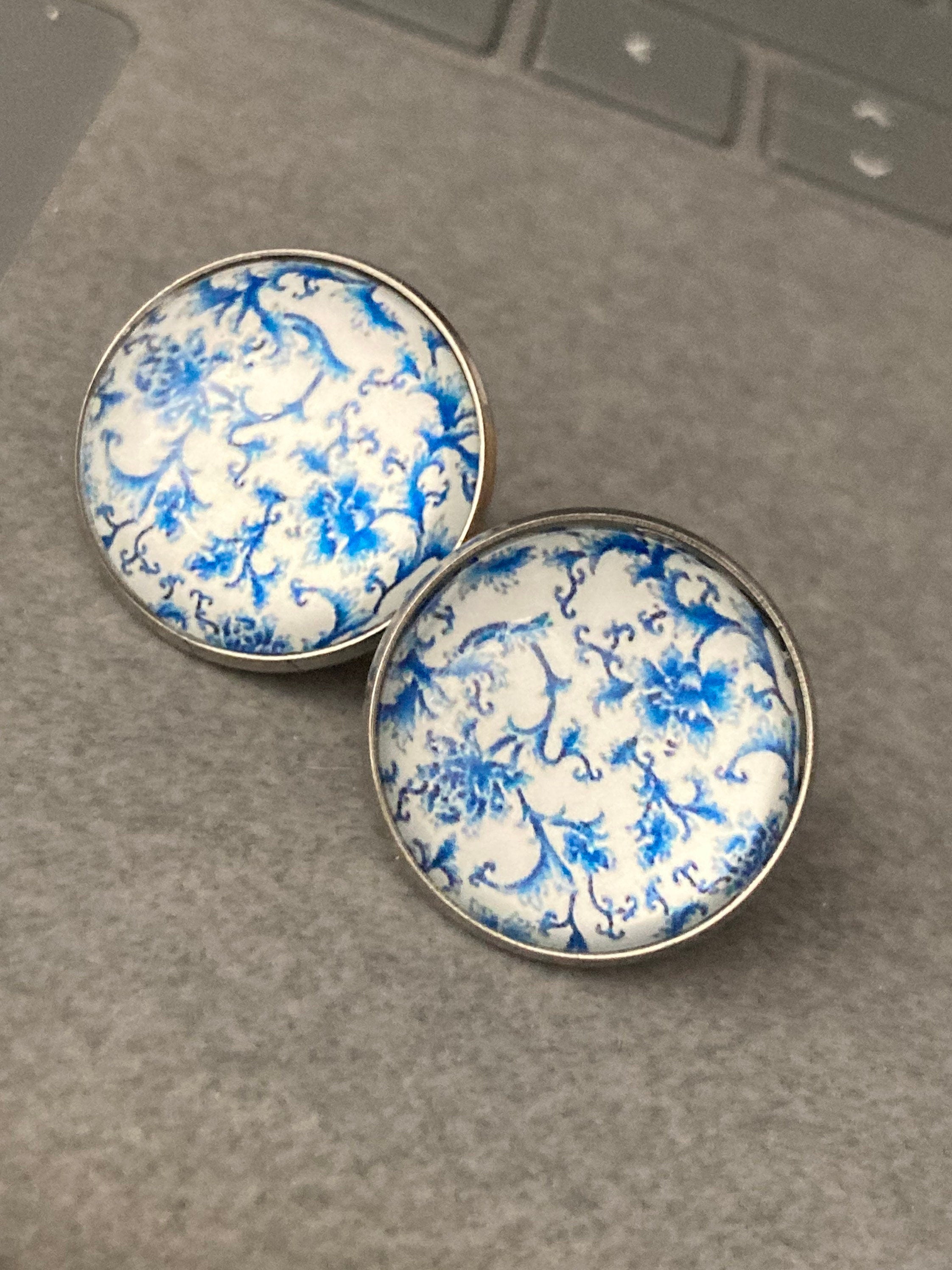 blue and white earrings floral print round glass stainless steel studs