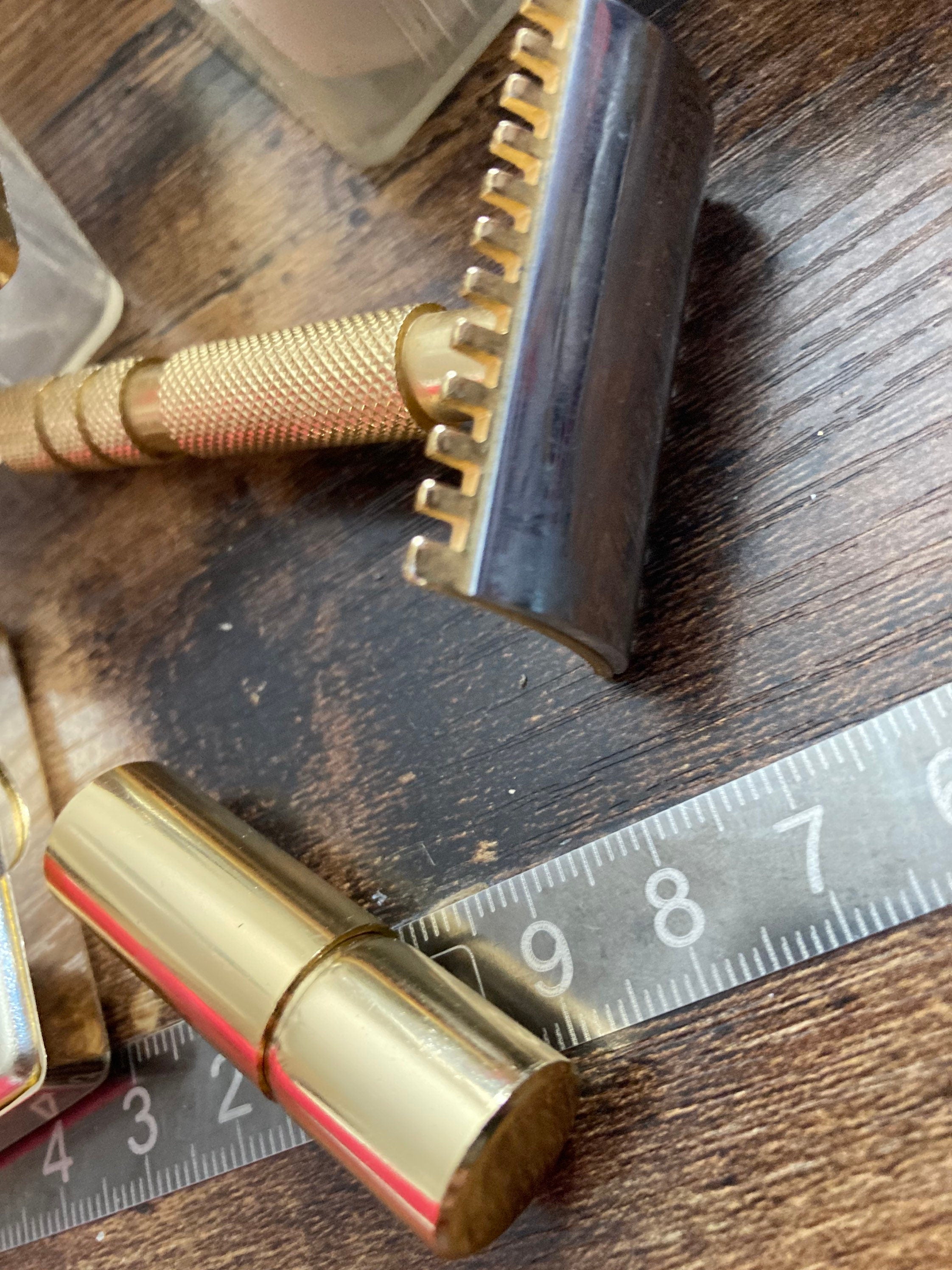 Vintage Mens black leather grooming kit set with razor