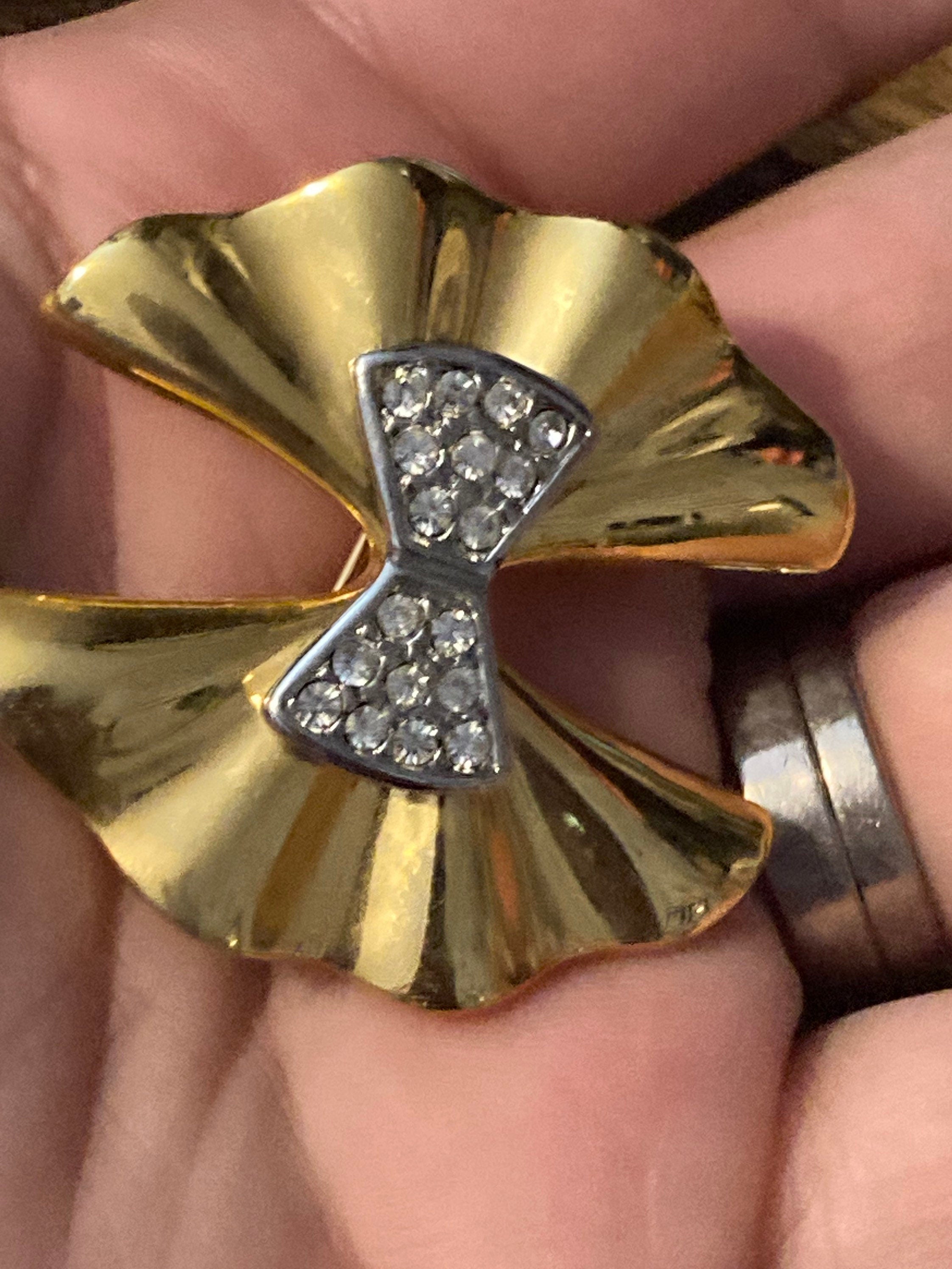 Vintage textured gold tone diamanté paste BOW brooch