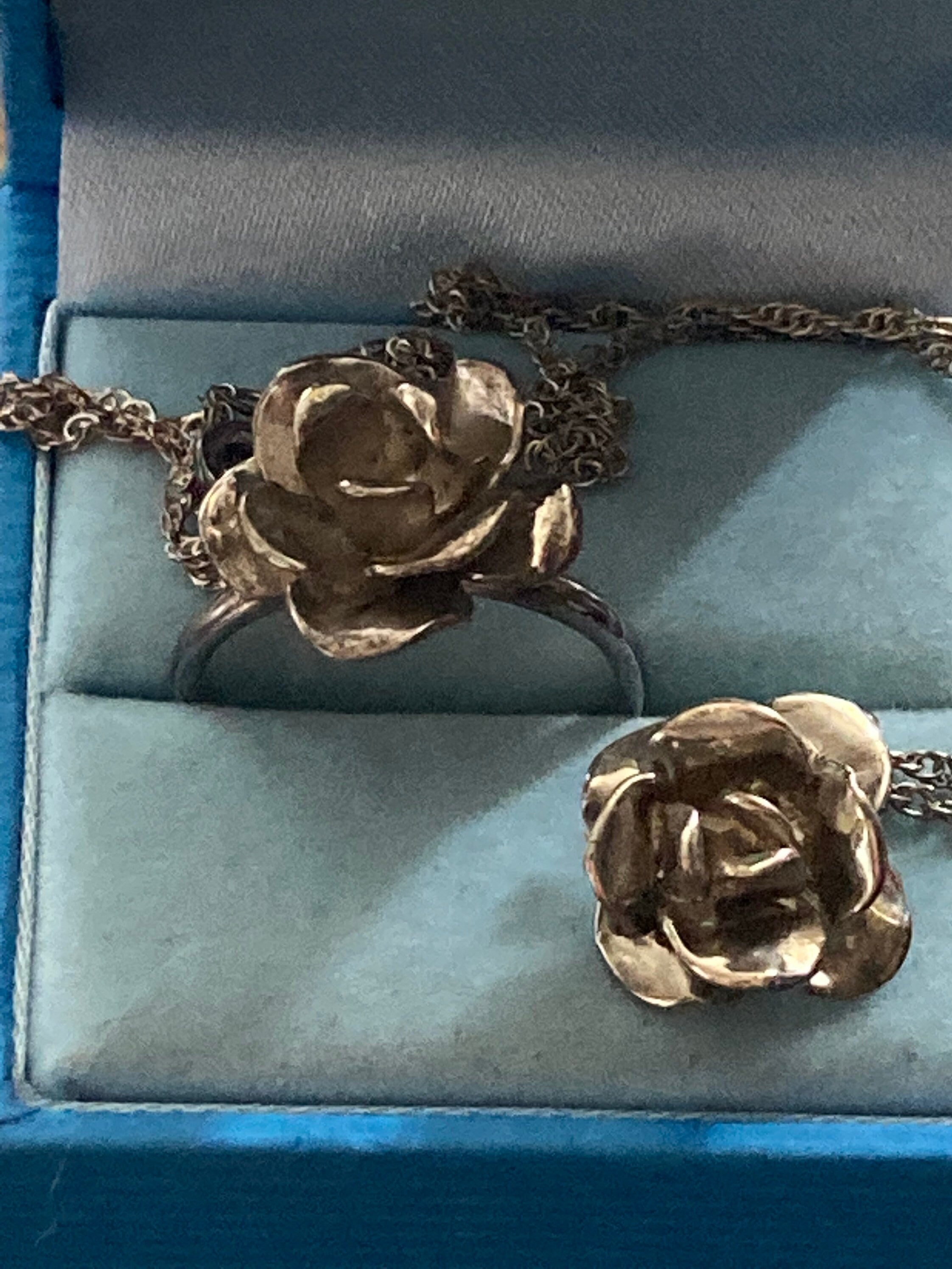 Sterling Silver Rose Ring and Pendant Set - 44cm Chain