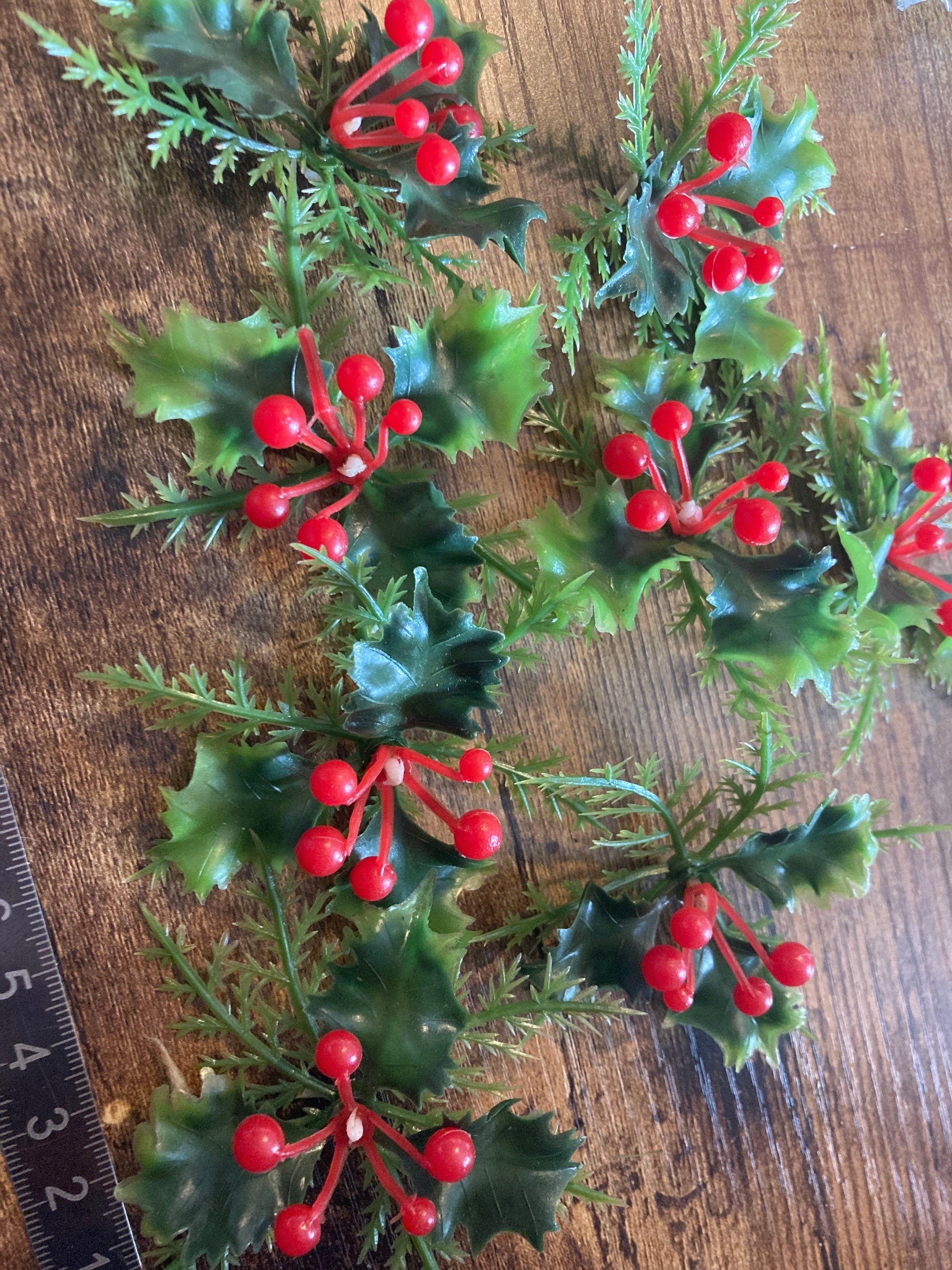 1 x true Vintage 1960s 8cm holly berry sprigs Christmas Yule log cake topper