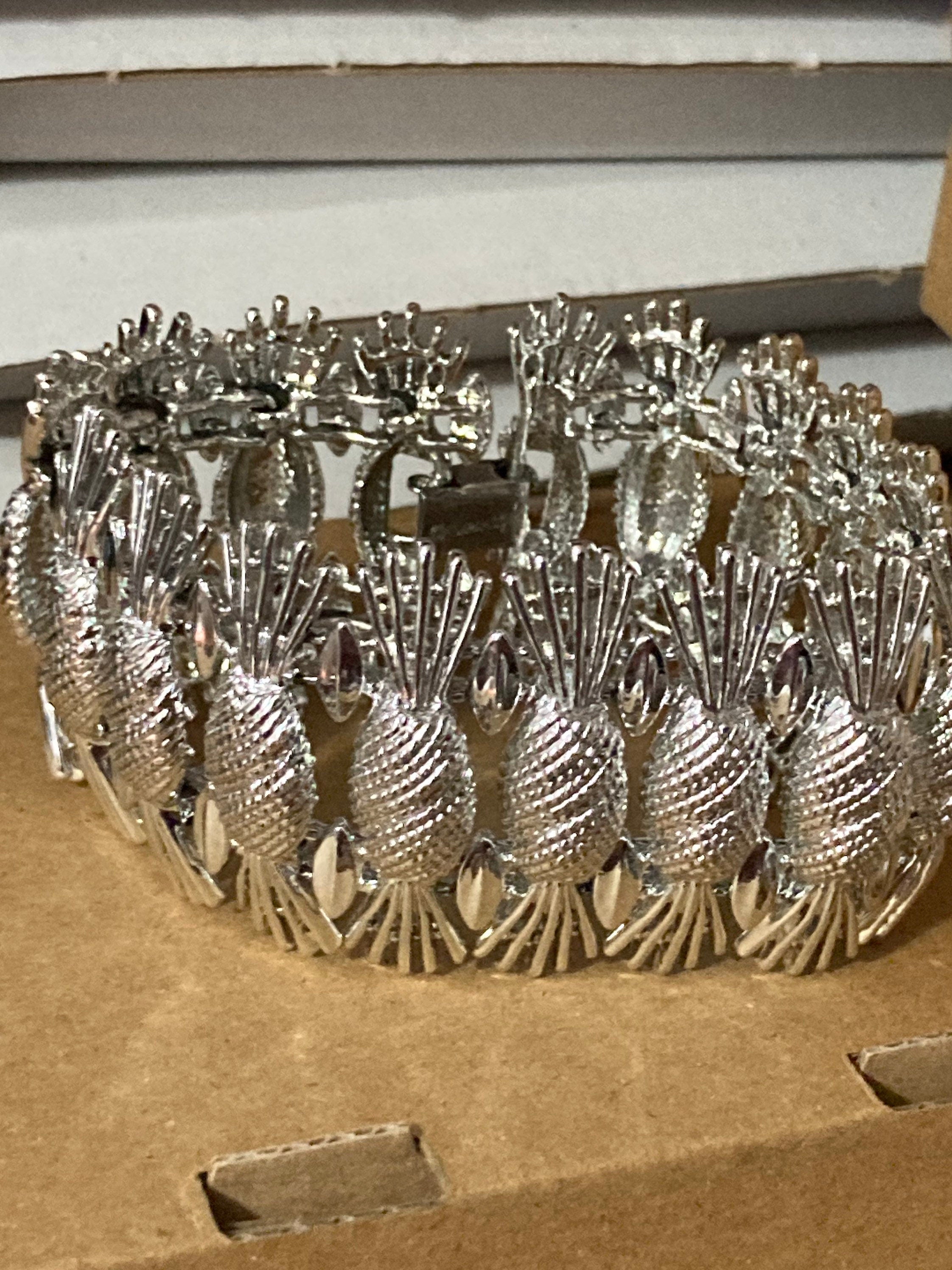 articulated wide panel link bracelet Original Boxed Signed Sarah Coventry Vintage silver tone