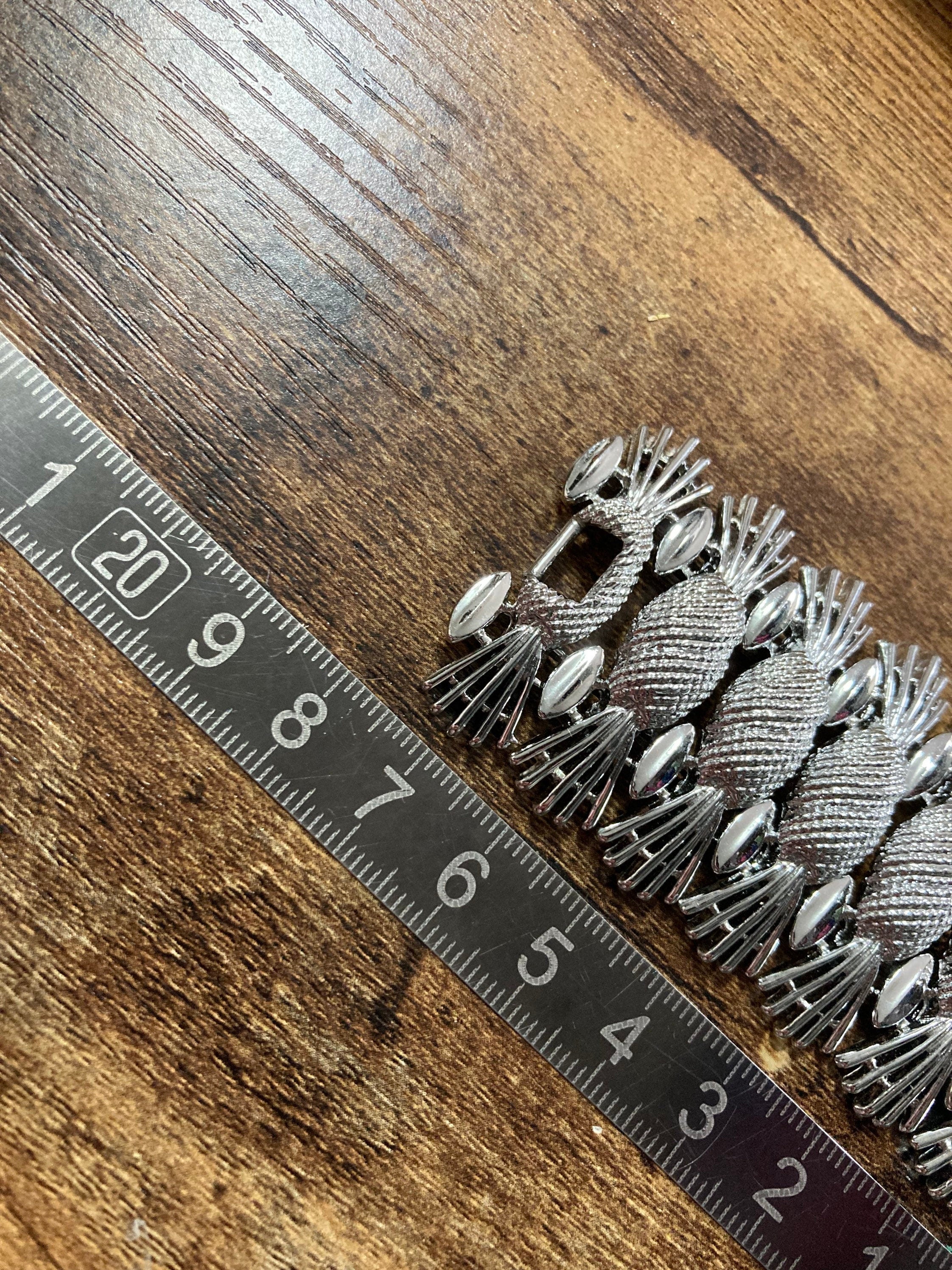 articulated wide panel link bracelet Original Boxed Signed Sarah Coventry Vintage silver tone