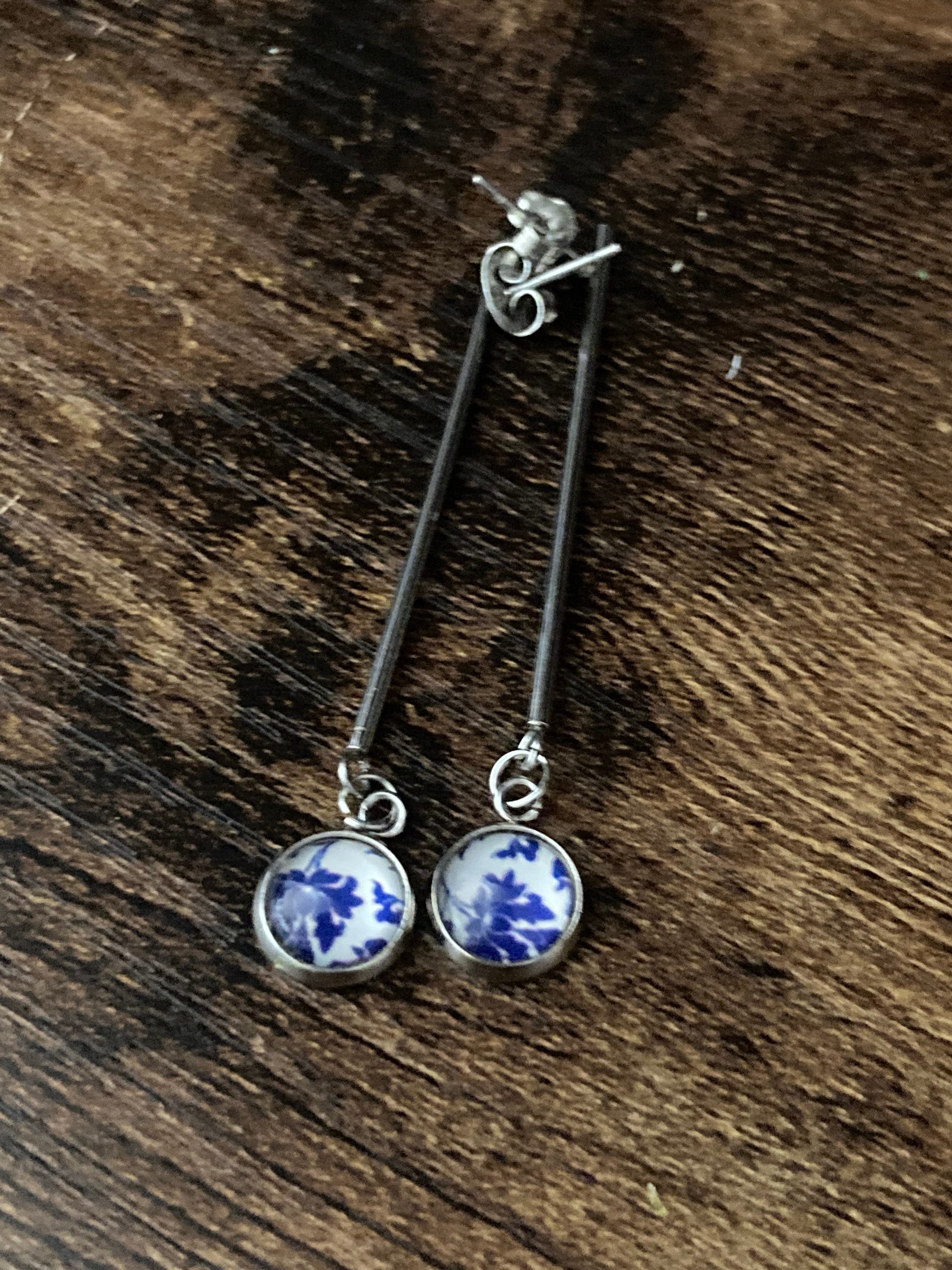 blue and white earrings floral print round glass stainless steel studs