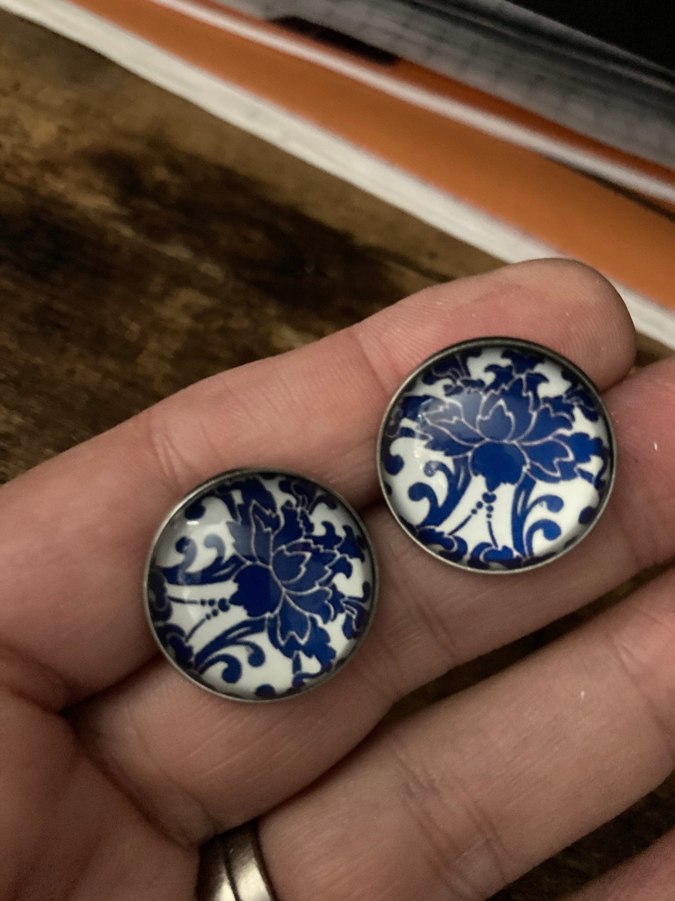 round blue and white earrings floral print glass stainless steel studs