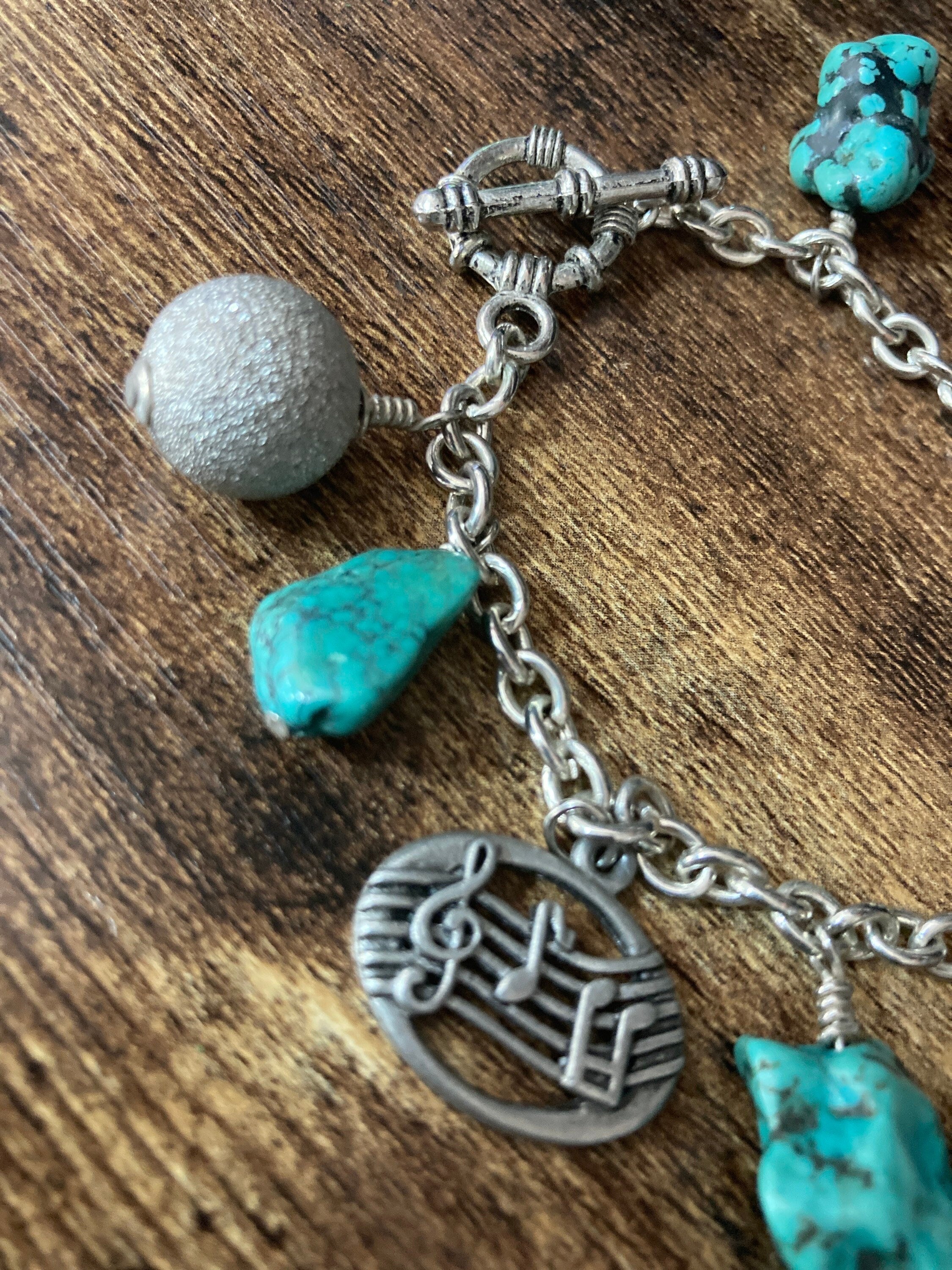 retro charm bracelet silver tone turquoise blue gemstones musical notes acting actor themed 20cm