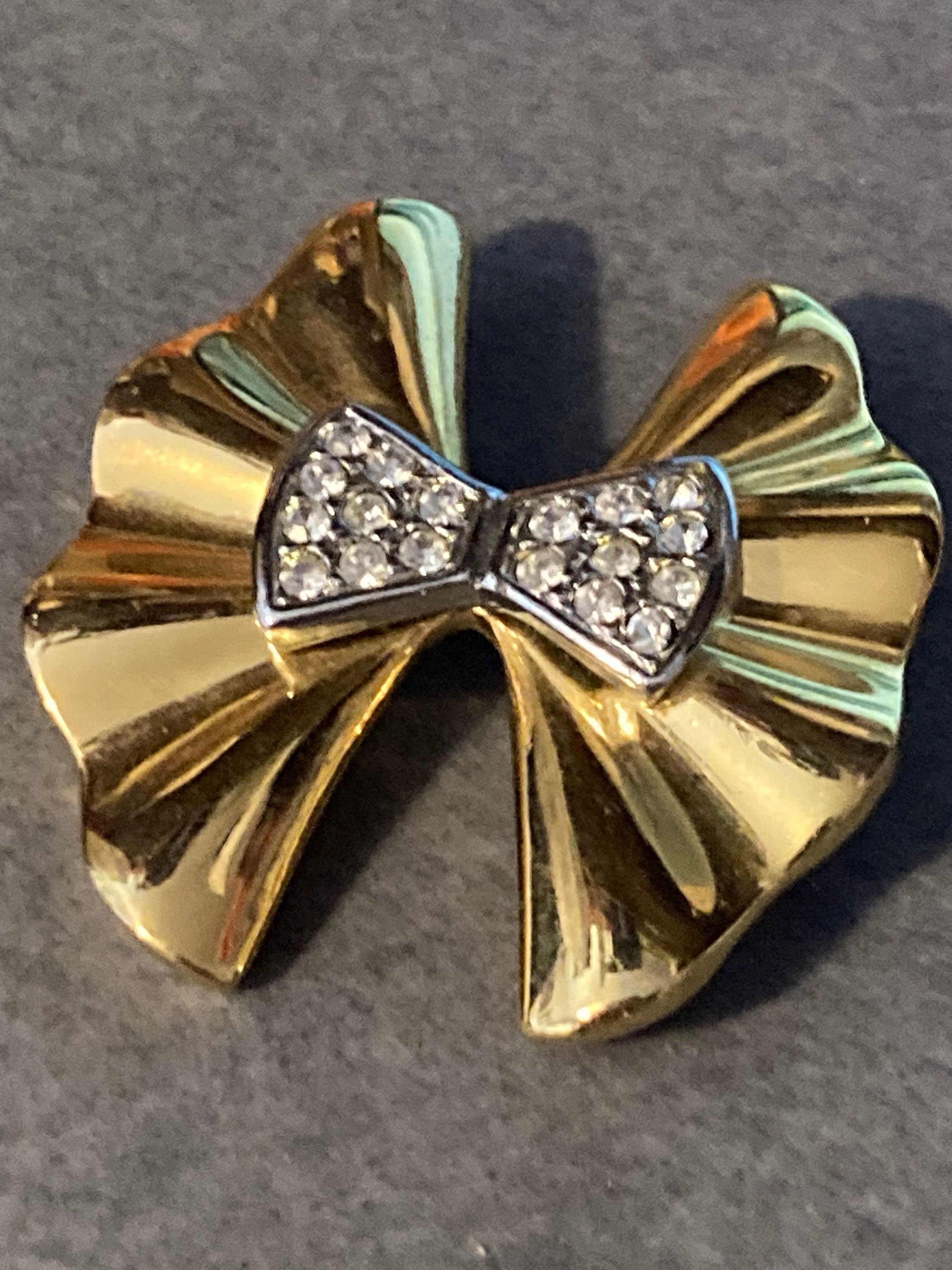 Vintage textured gold tone diamanté paste BOW brooch