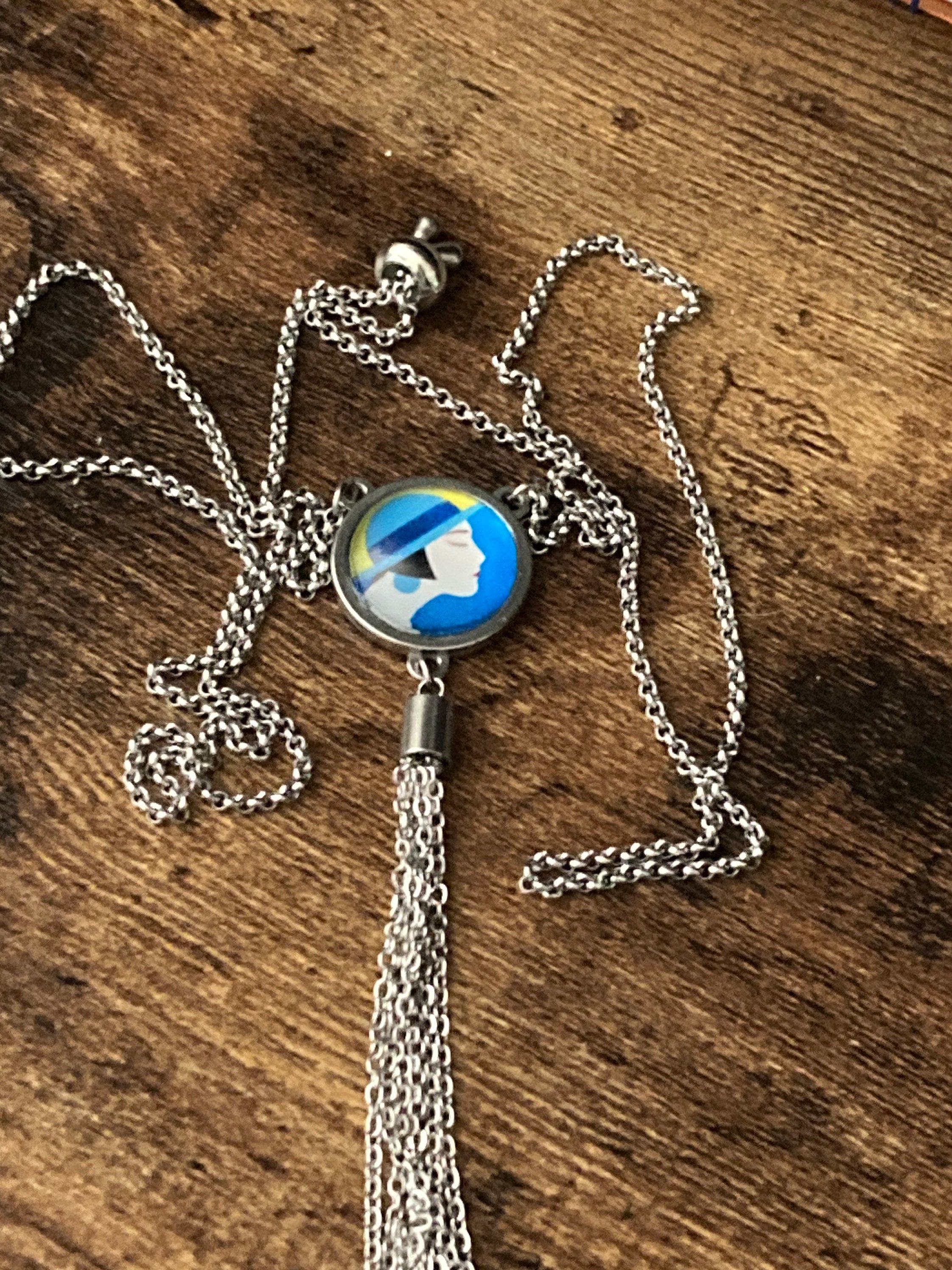 Art Deco lady silver tassel lariat necklace