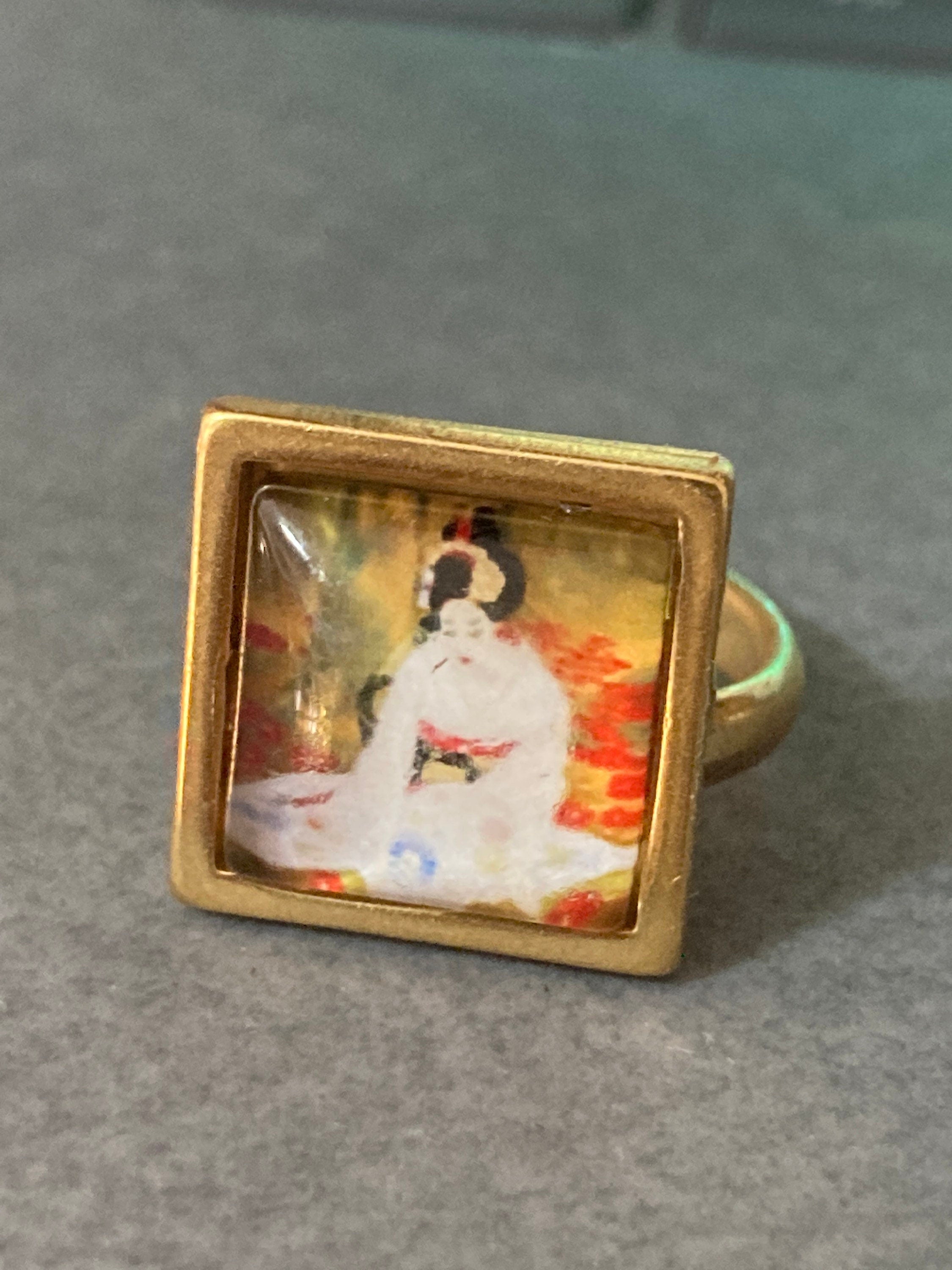 Gold Tone Geisha Girl Ring: Square Glass Cabochon, Adjustable Size