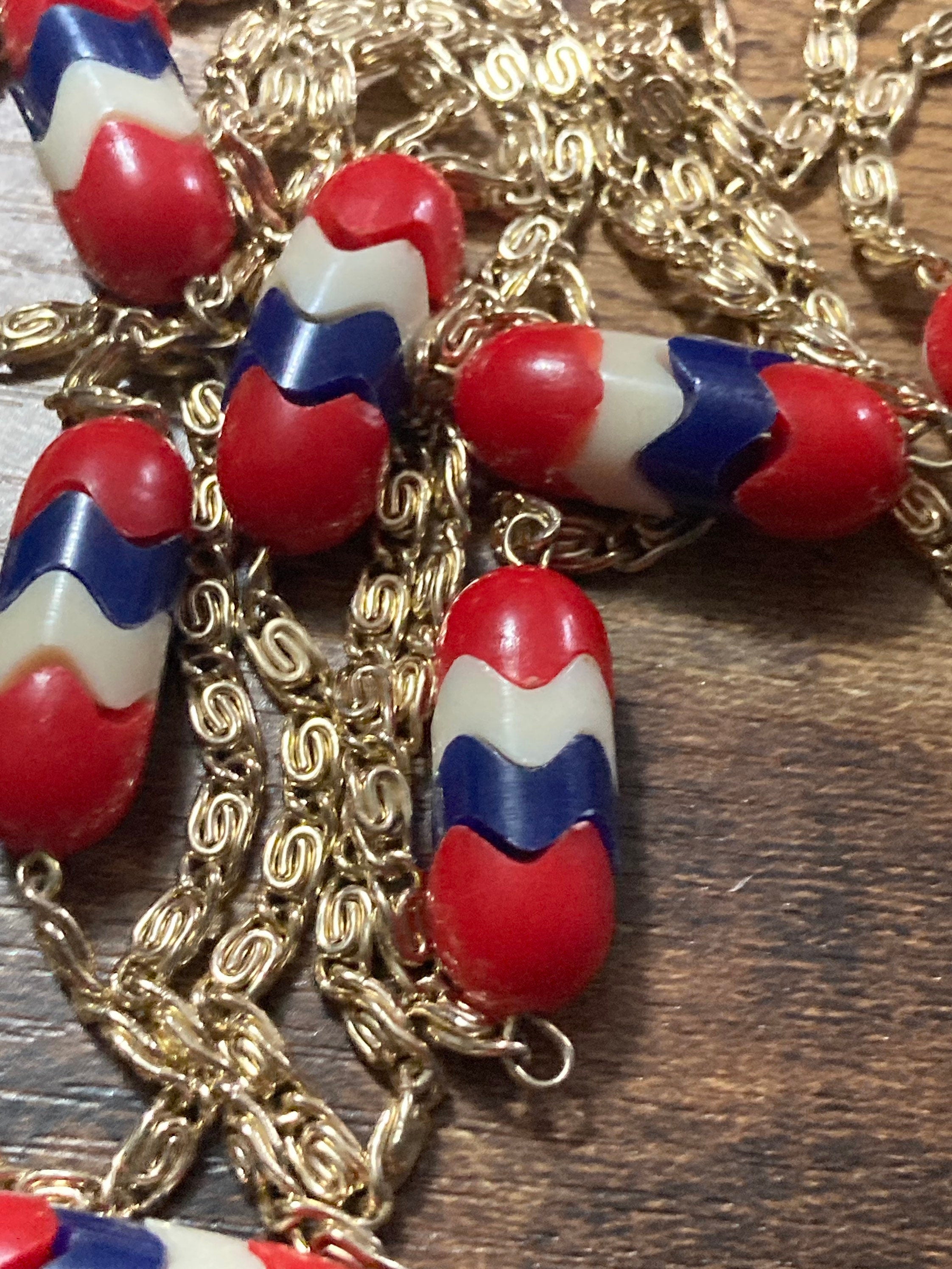 red white & blue patriotic plastic beaded station link necklace 100cm long