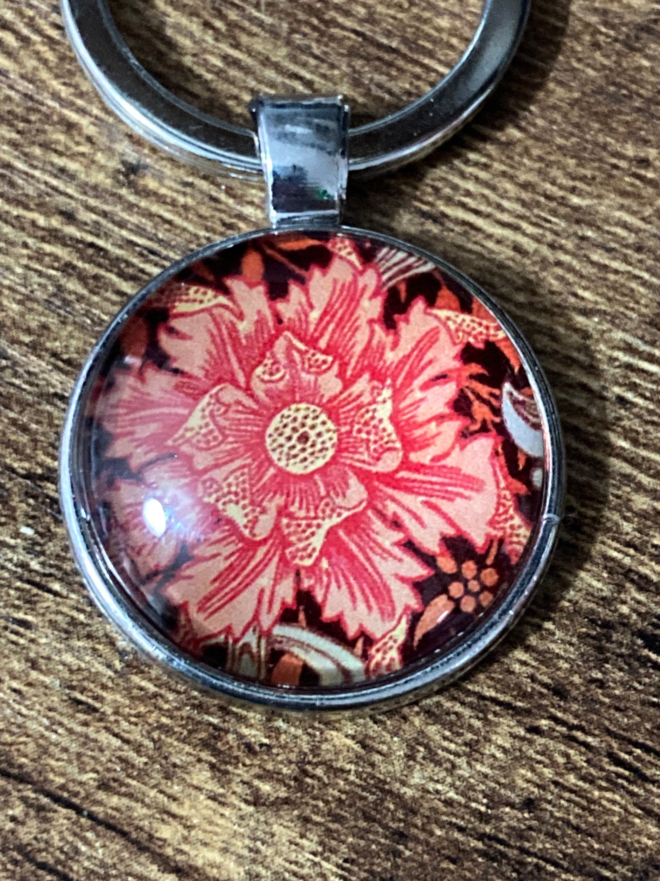 William Morris print keyring silver tone art nouveau
